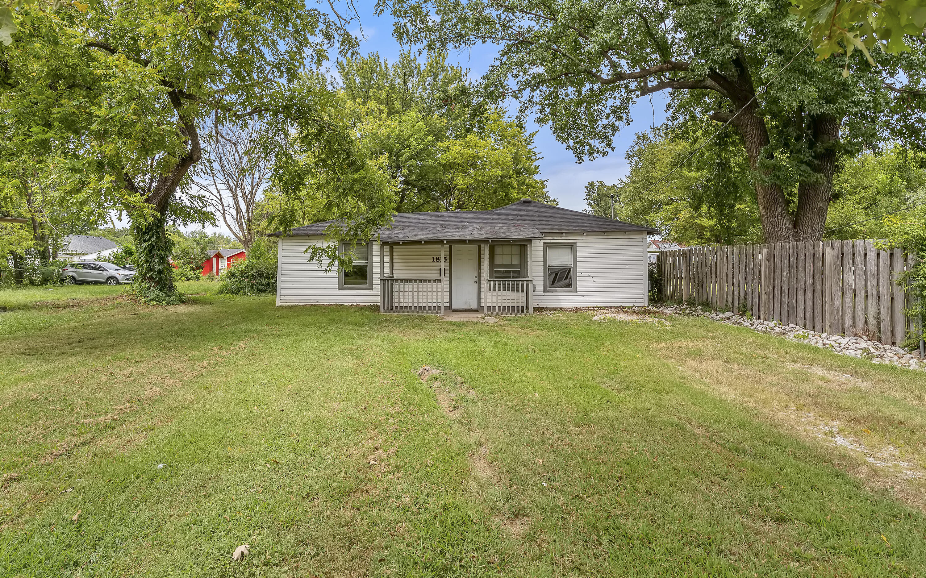 1815 West Webster Street Property Photo 1