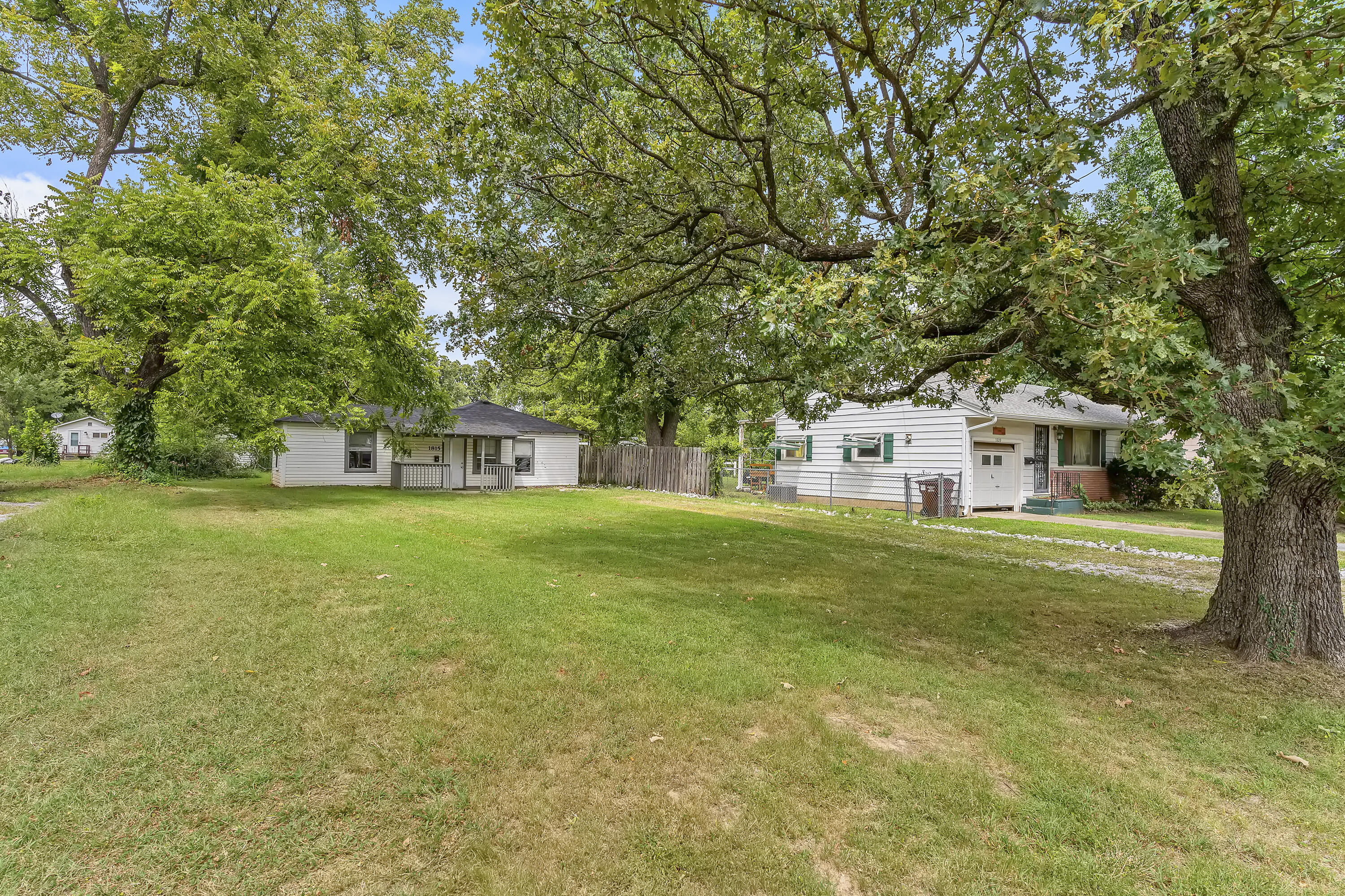 1815 West Webster Street Property Photo 2