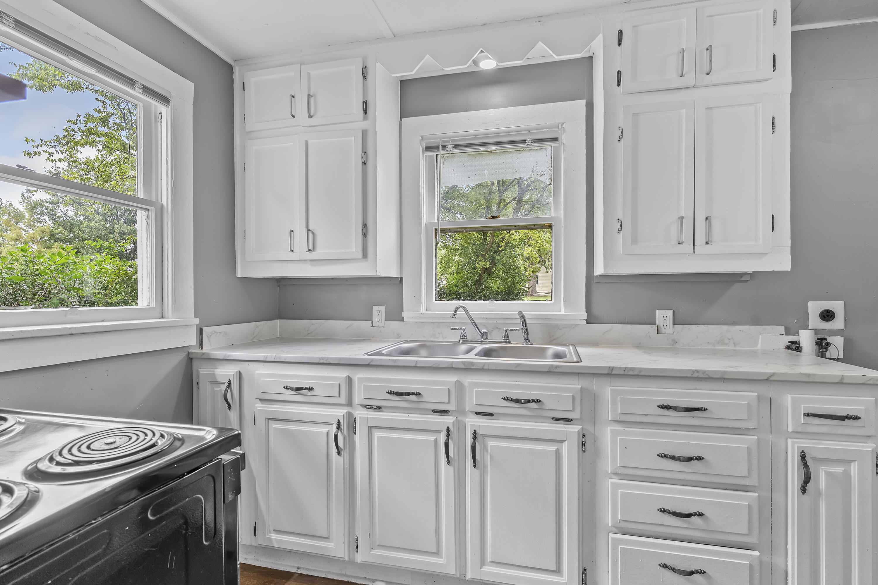 1815 West Webster Street Property Photo 7