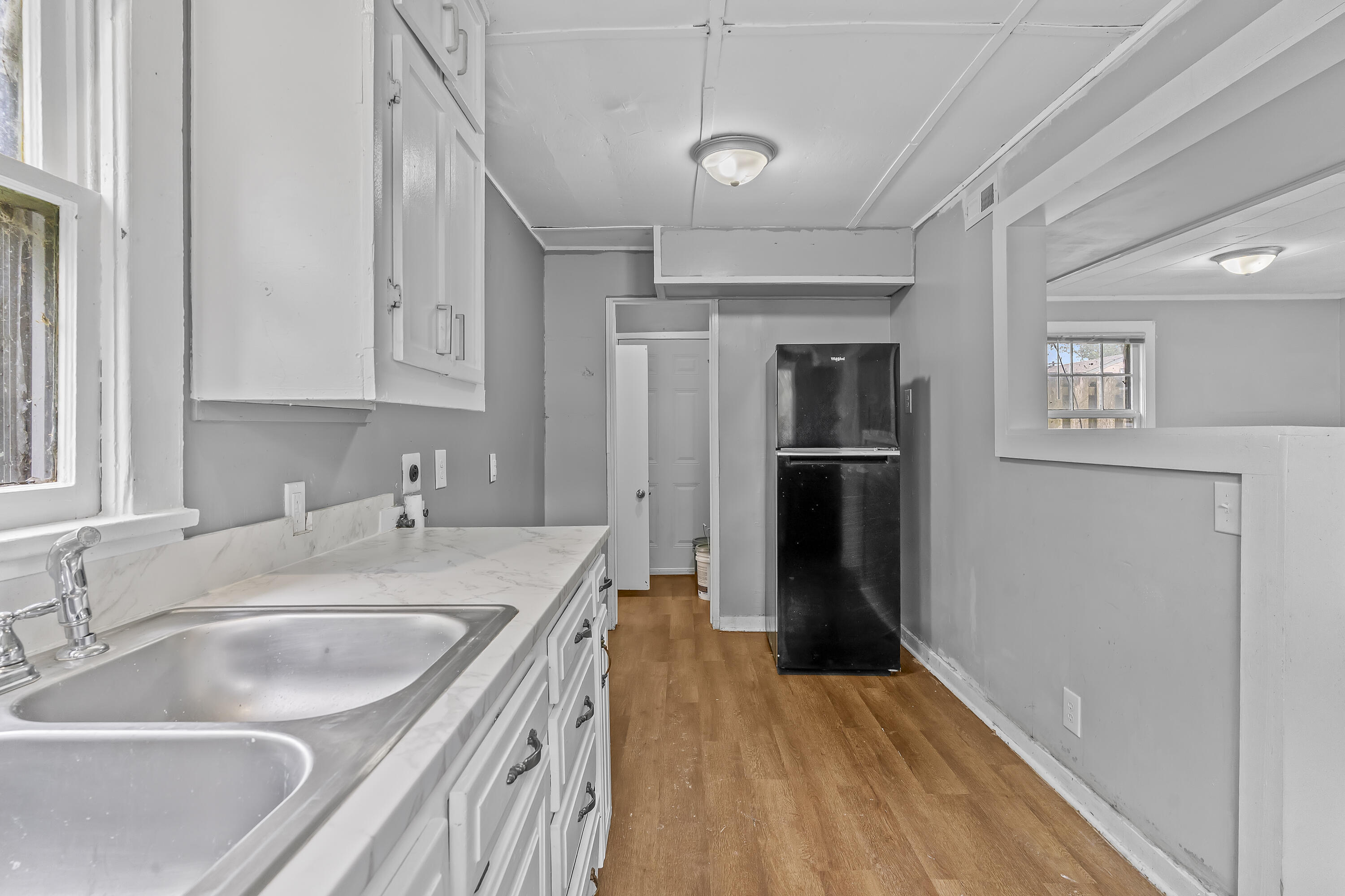 1815 West Webster Street Property Photo 9