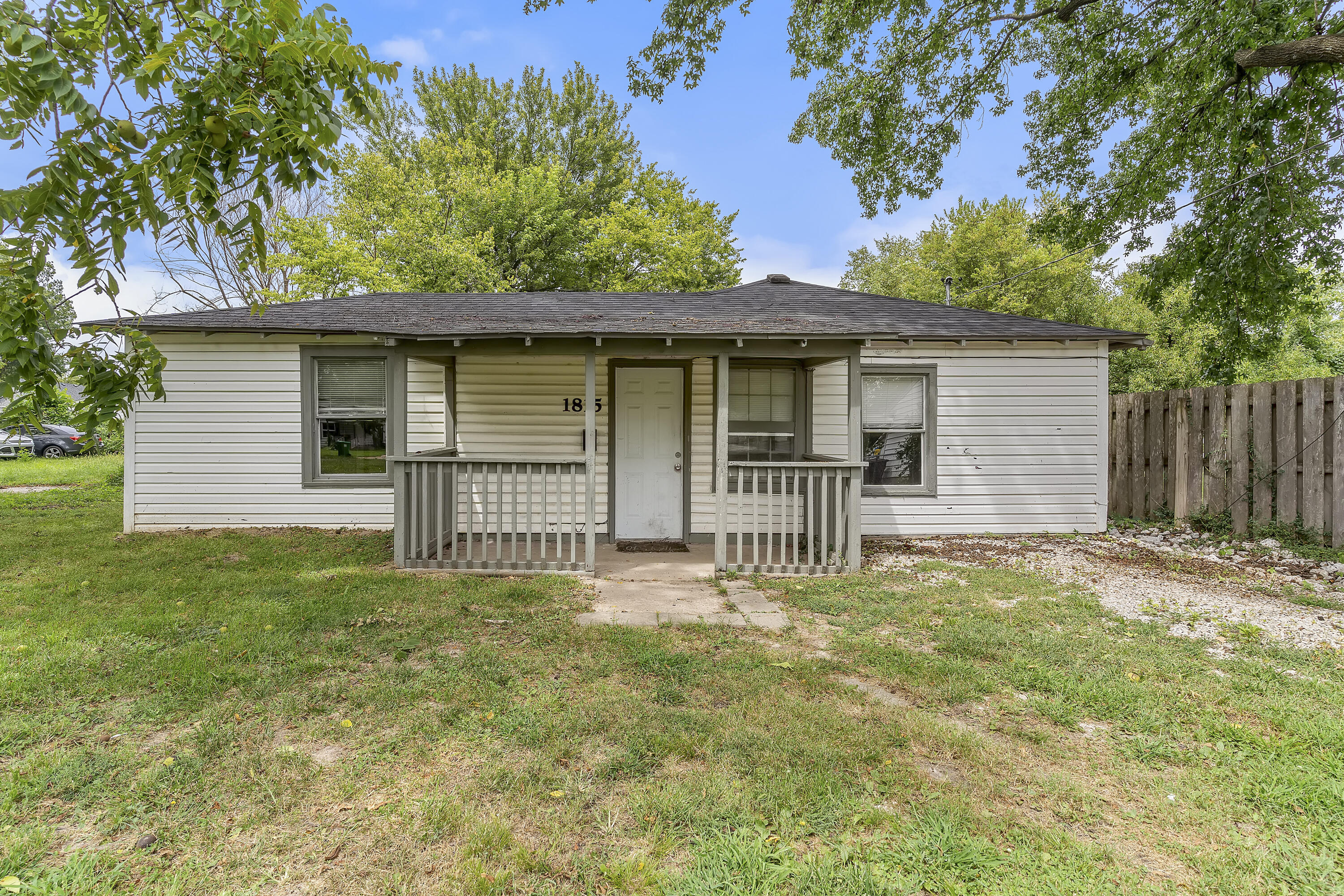 1815 West Webster Street Property Photo 17