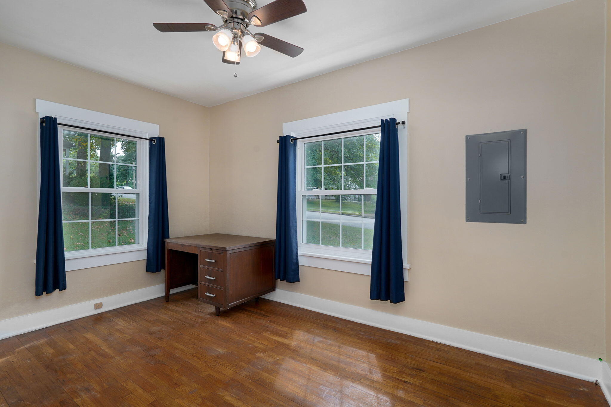 1406 South Avenue Property Photo 11