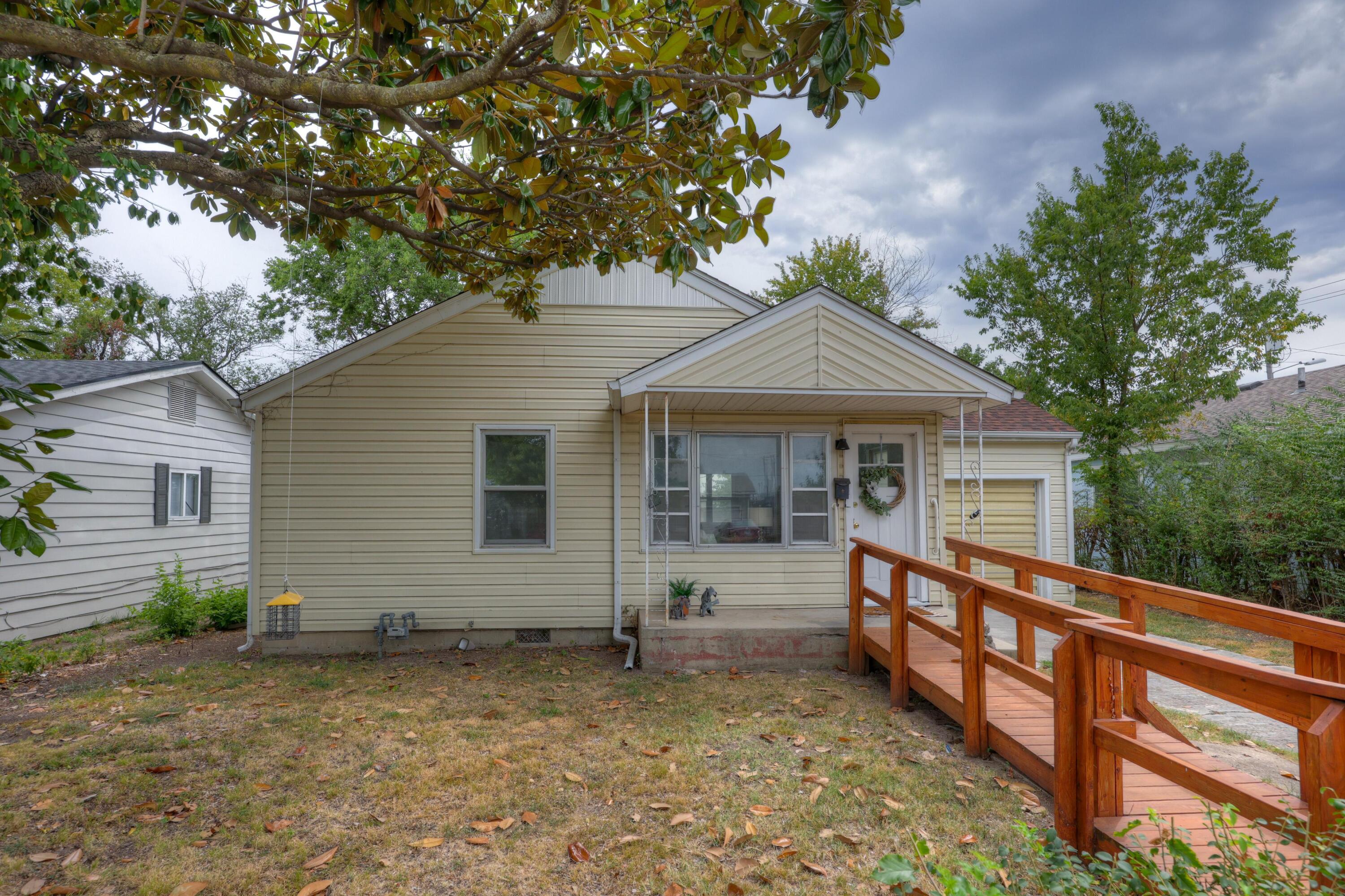 1418 West 5th Street Property Photo 4