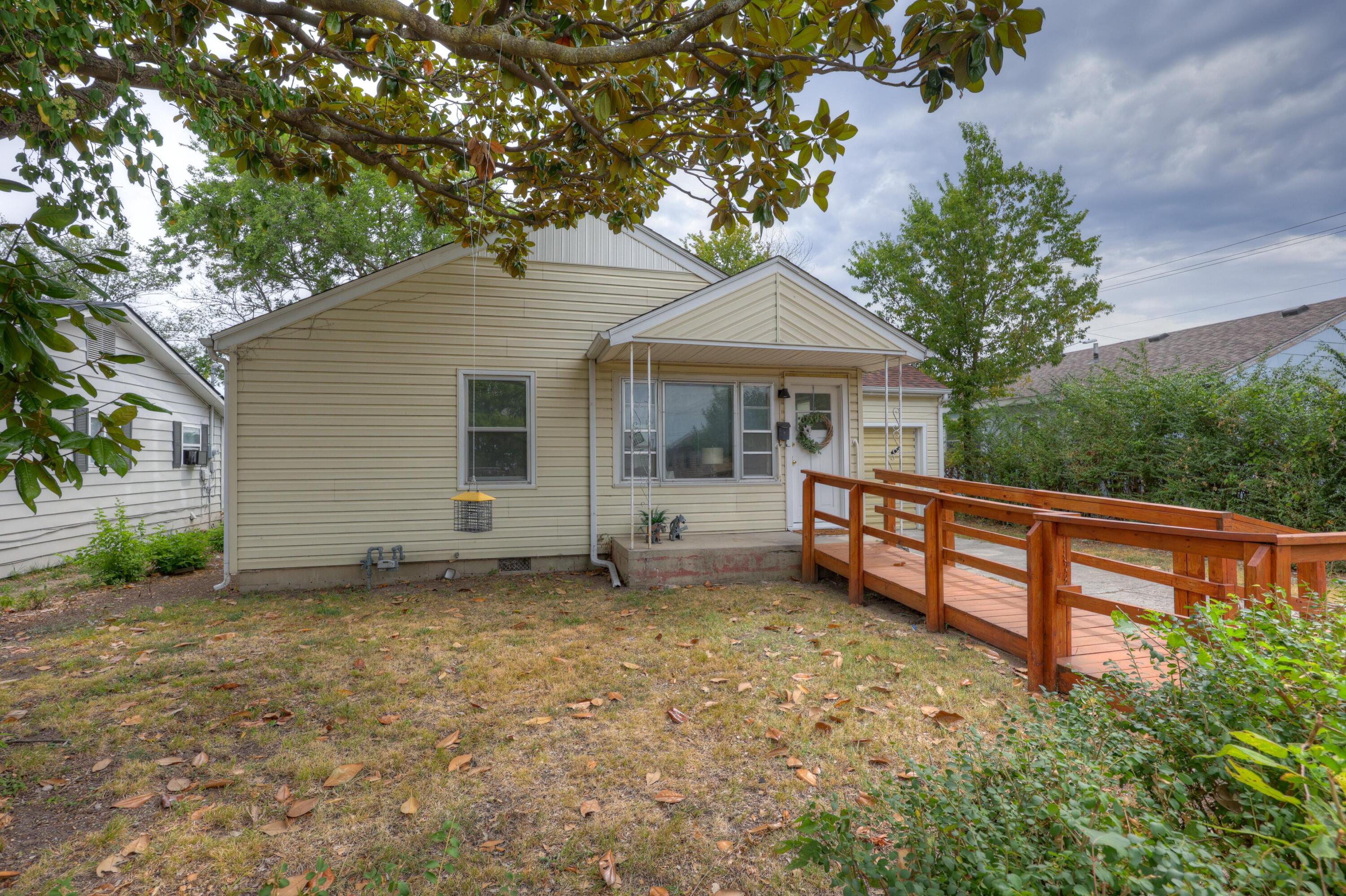 1418 West 5th Street Property Photo 5