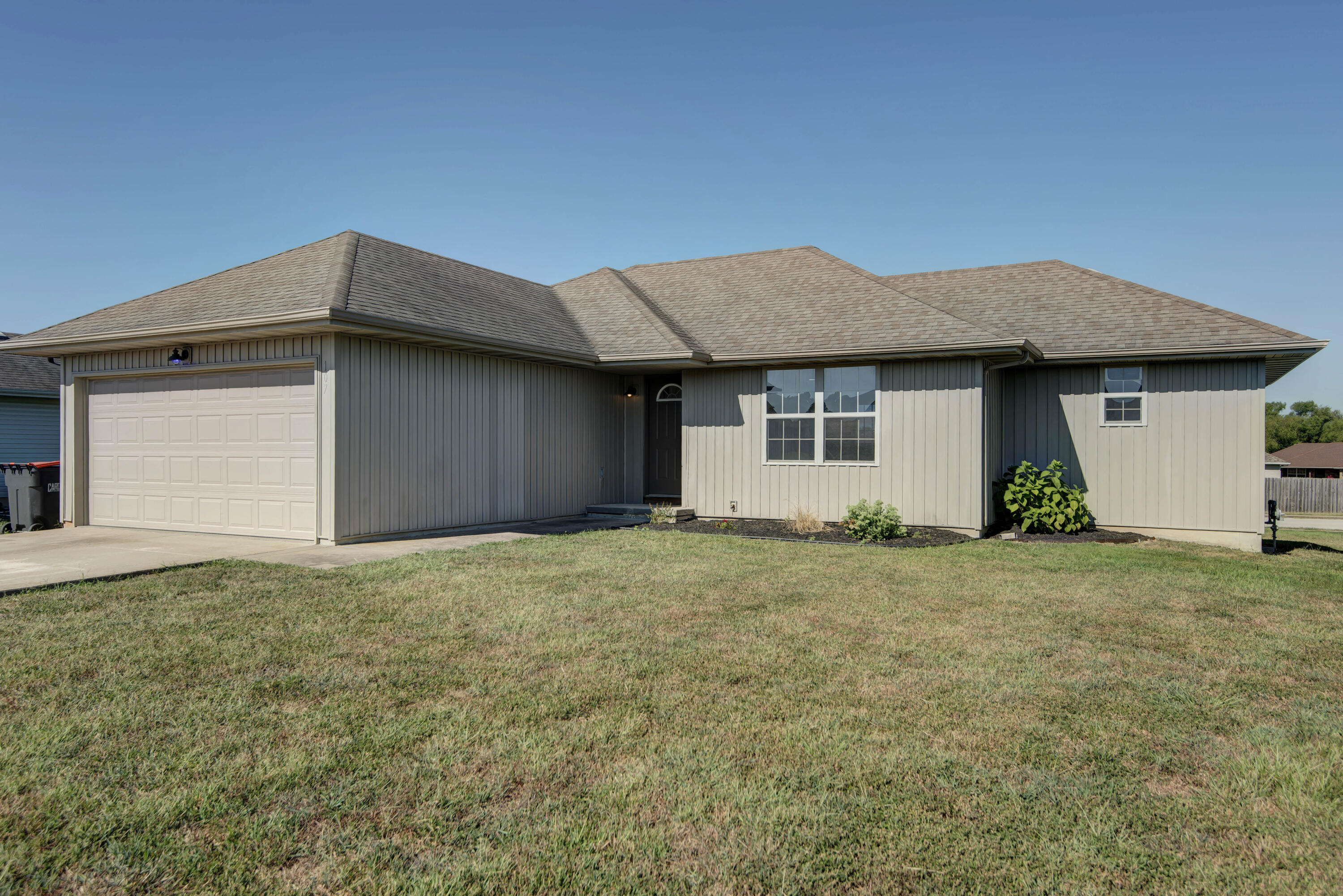 107 Cherry Avenue Property Photo 2