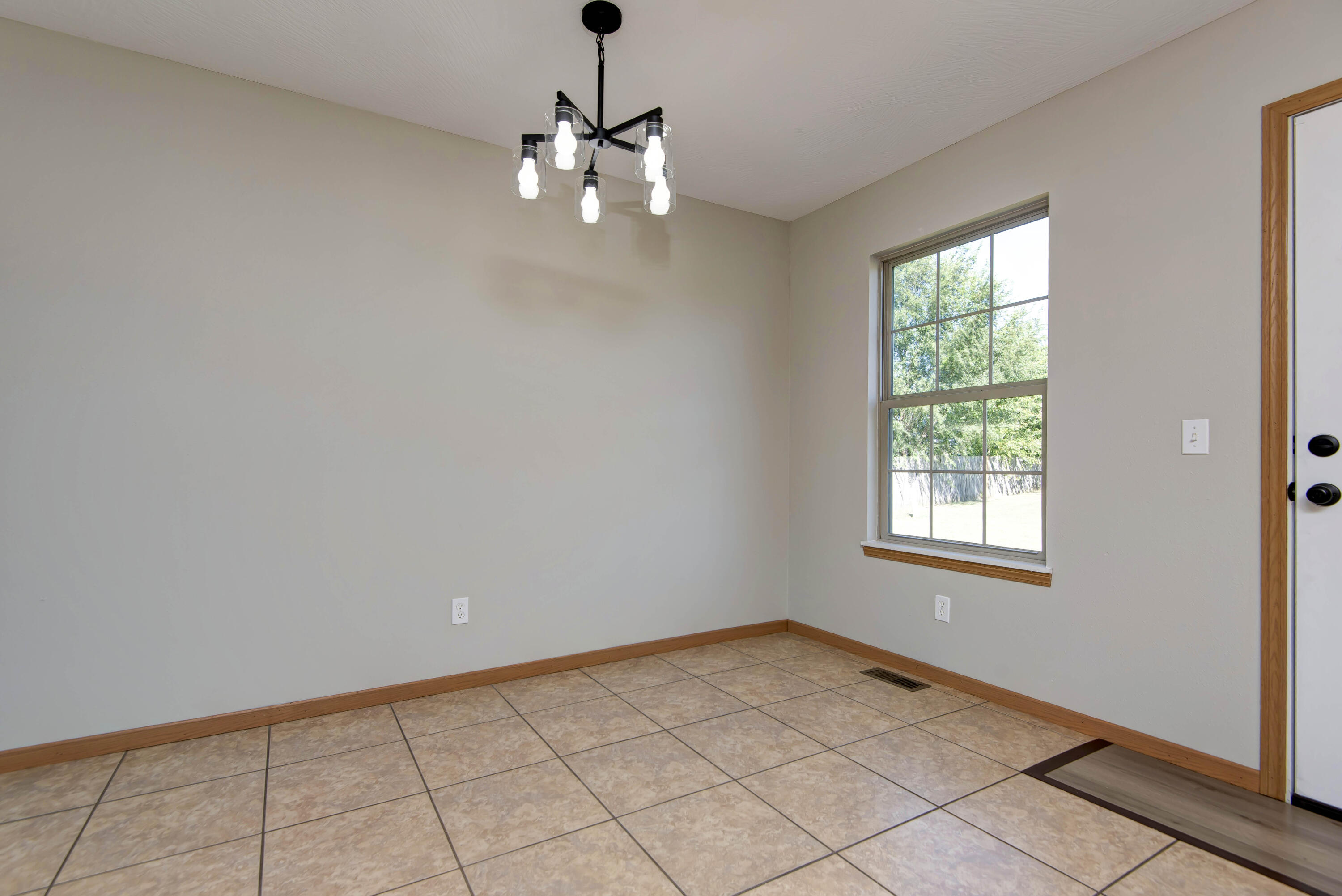 409 Sugar Lane Property Photo 9