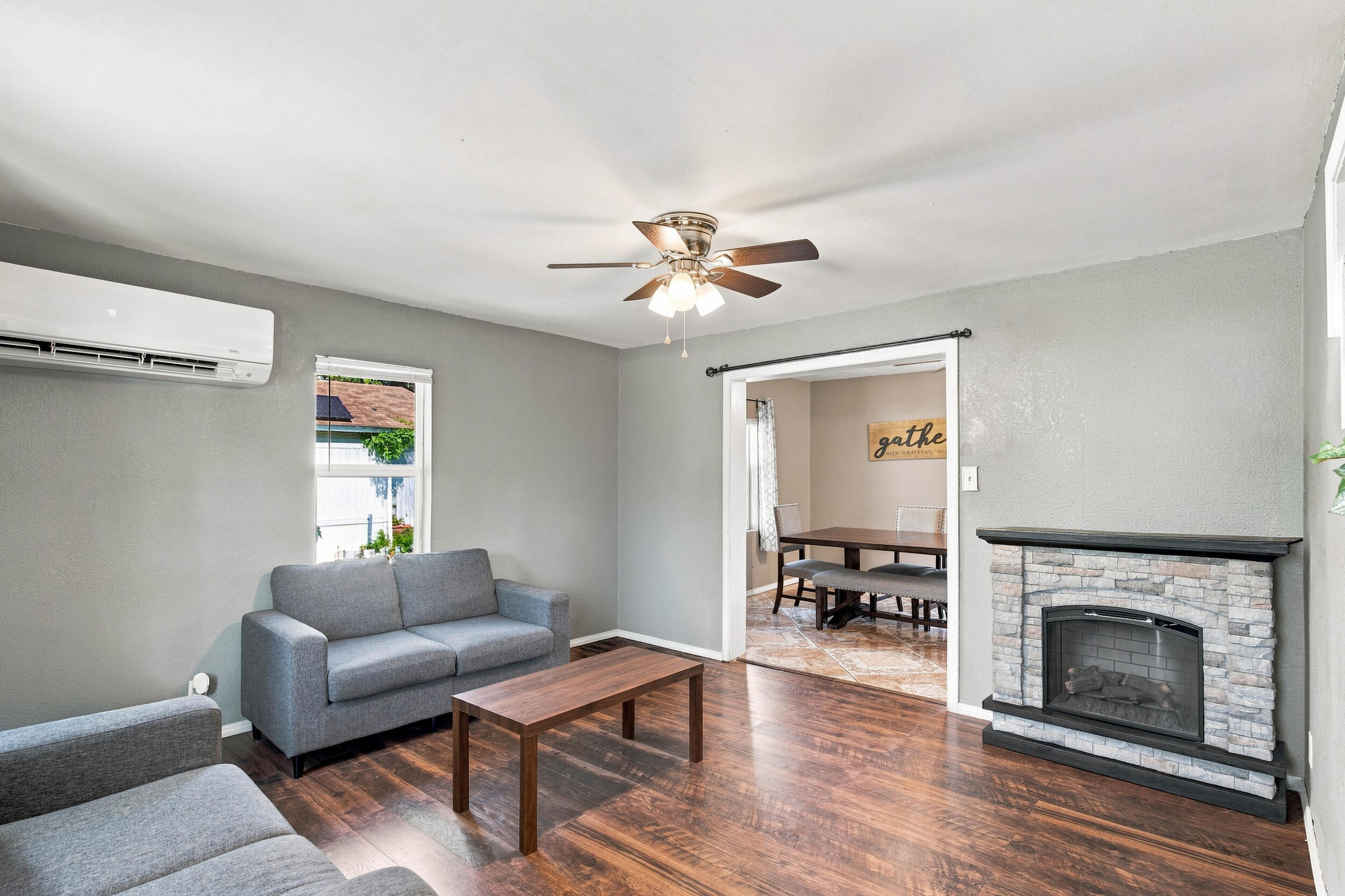 514 East Scott Street Property Photo 4