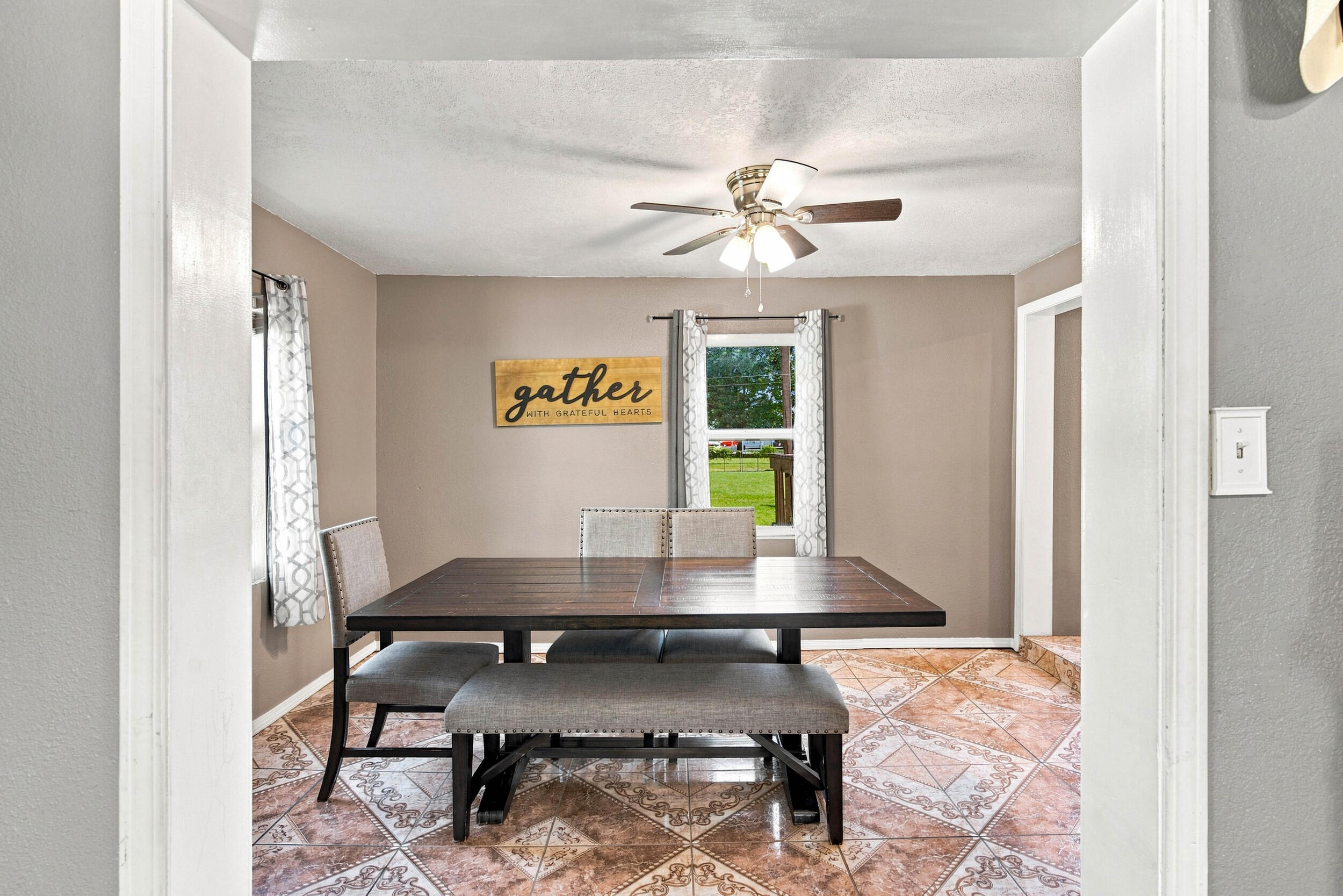 514 East Scott Street Property Photo 7