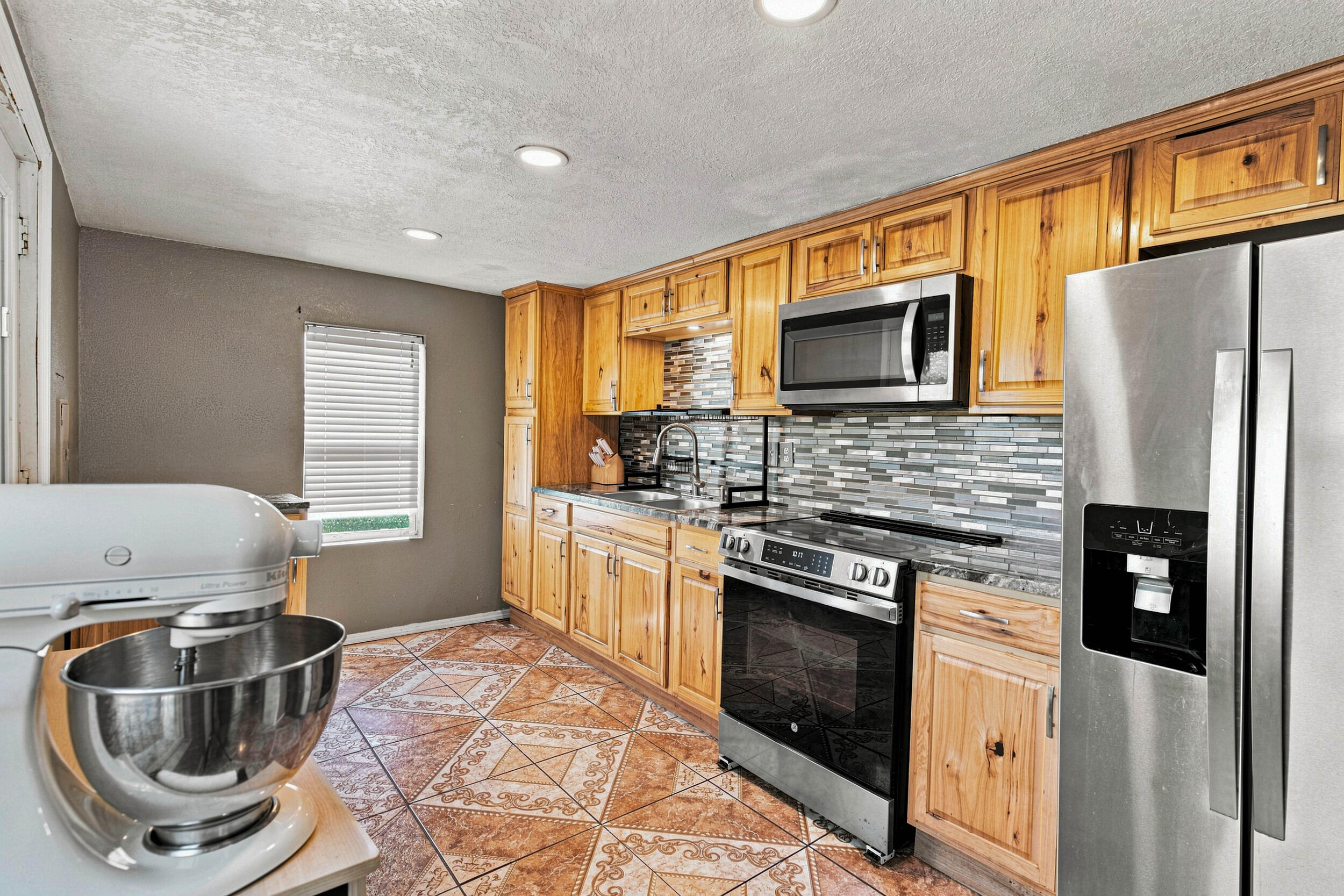514 East Scott Street Property Photo 12