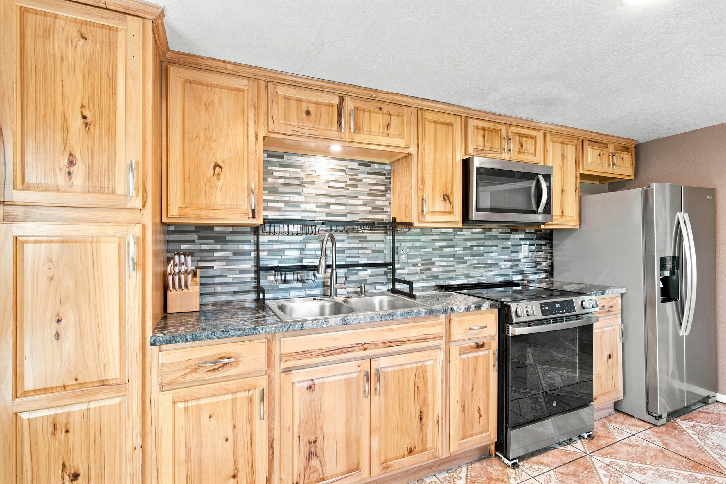 514 East Scott Street Property Photo 14