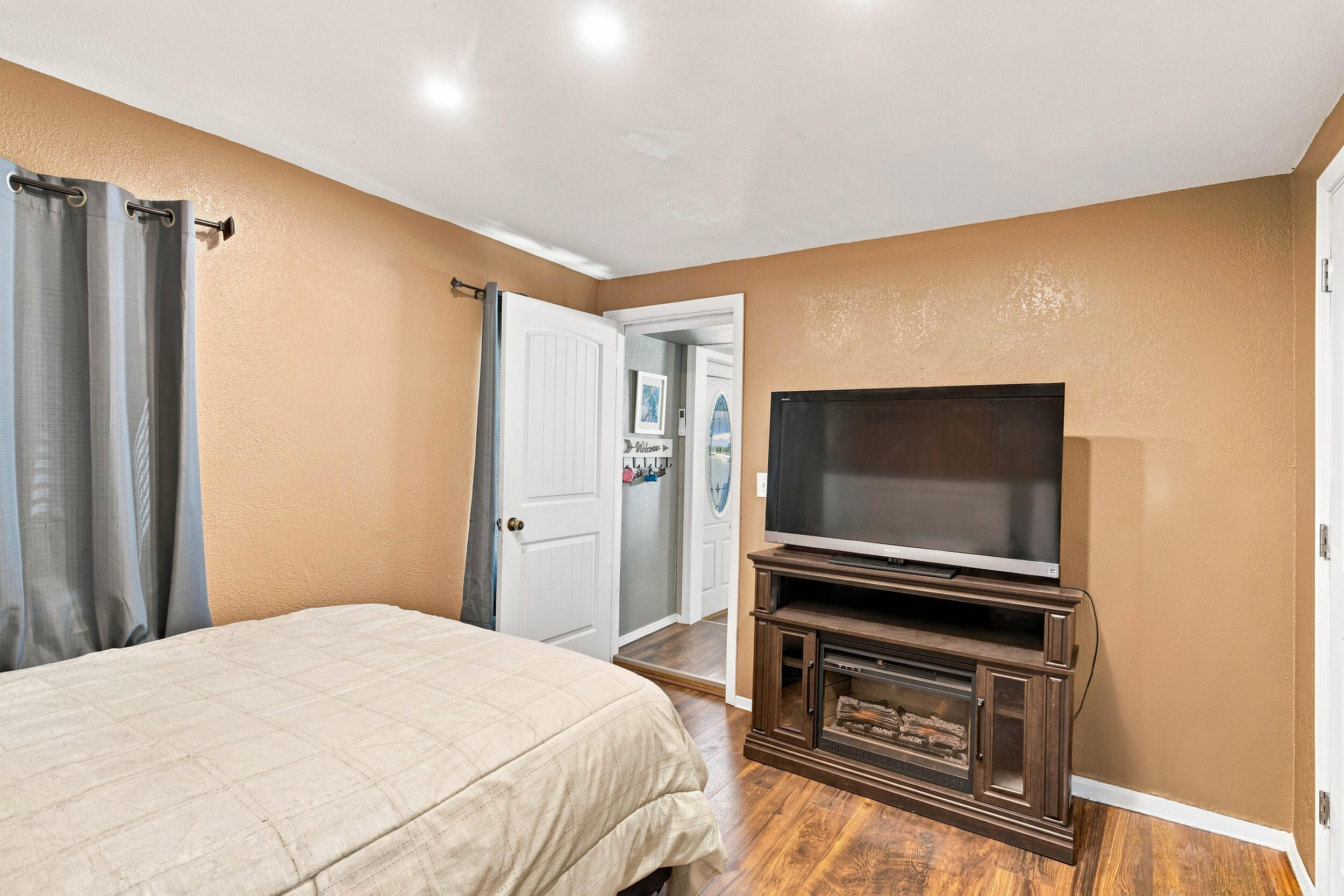 514 East Scott Street Property Photo 17
