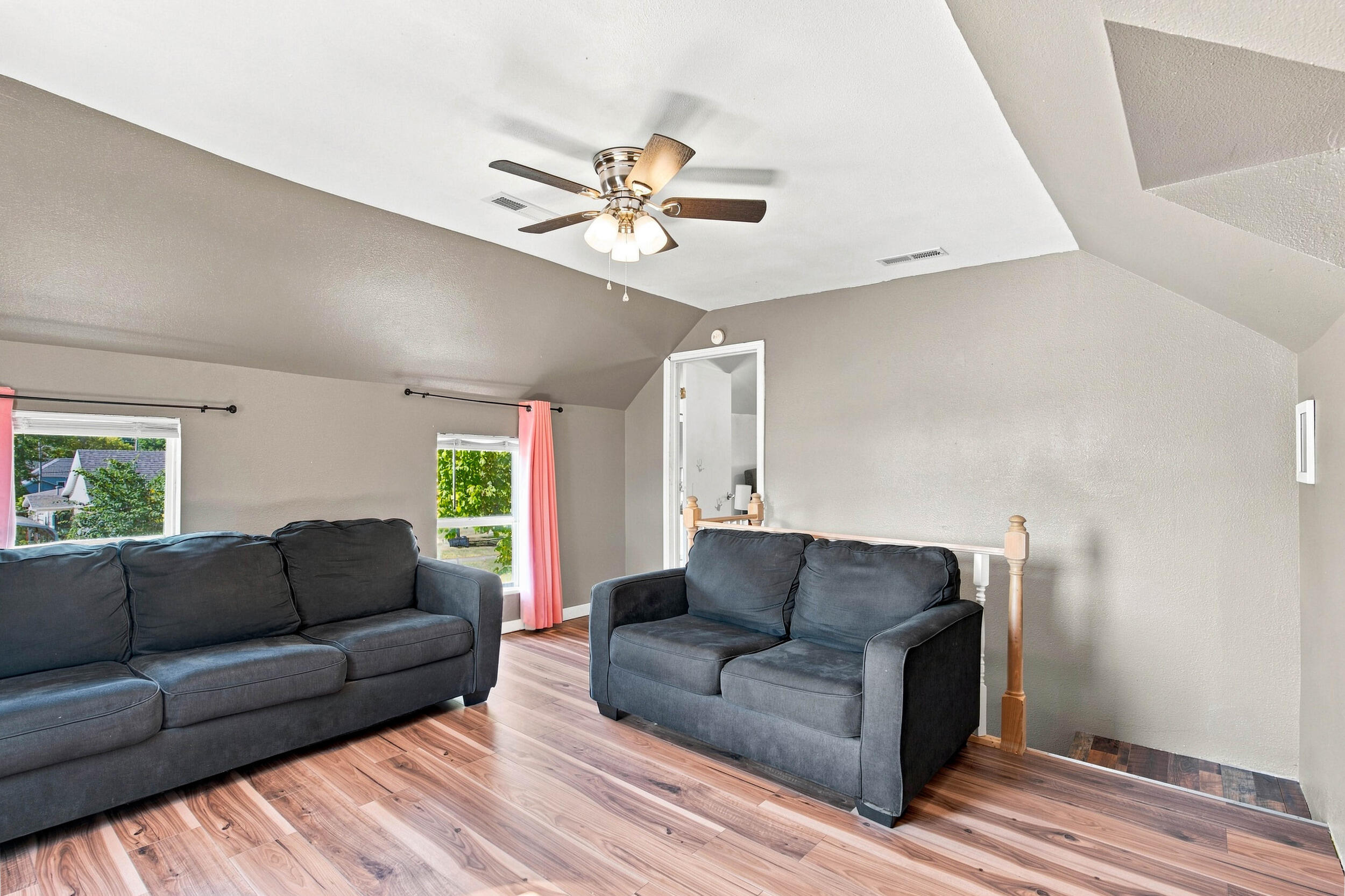 514 East Scott Street Property Photo 20