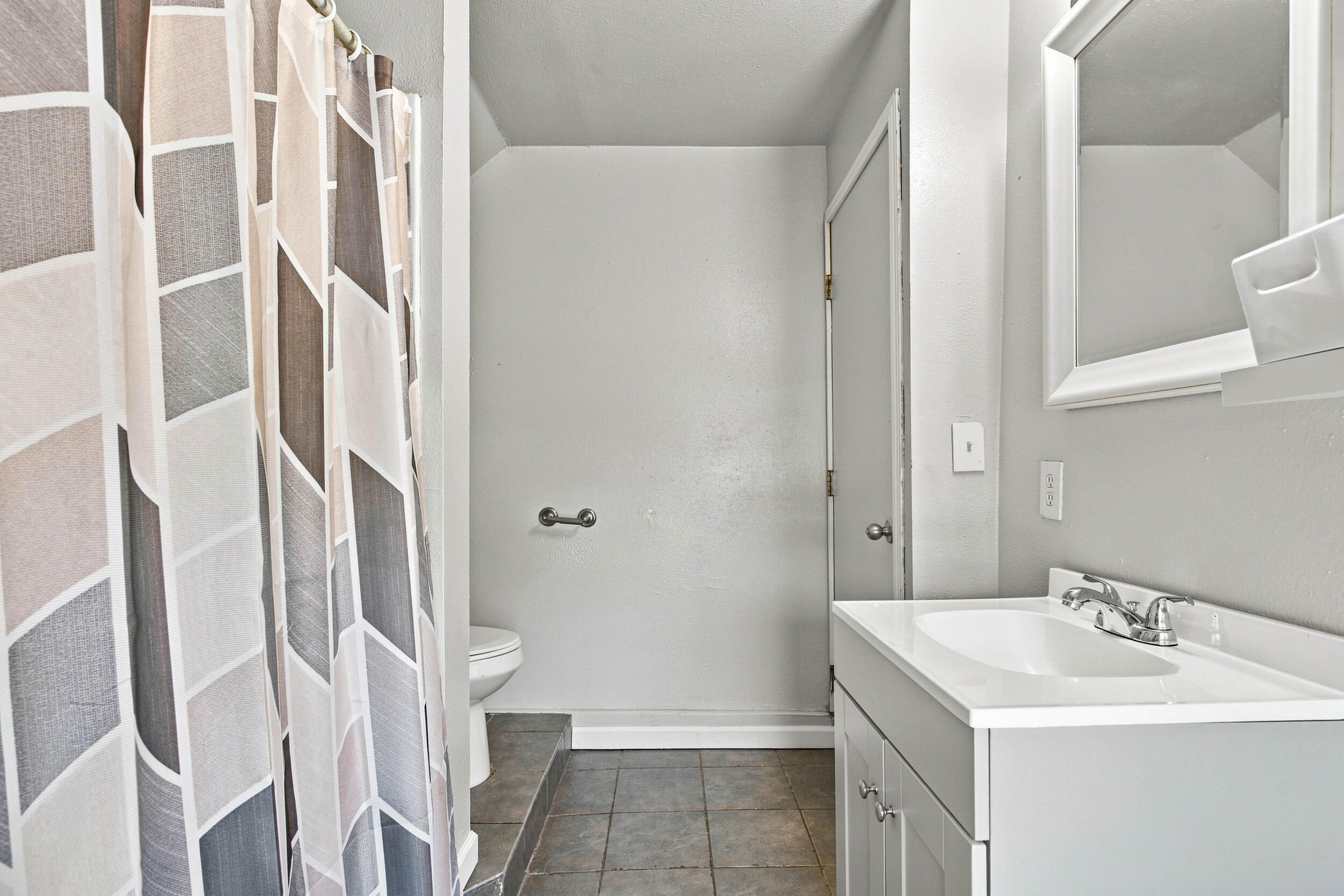 514 East Scott Street Property Photo 26