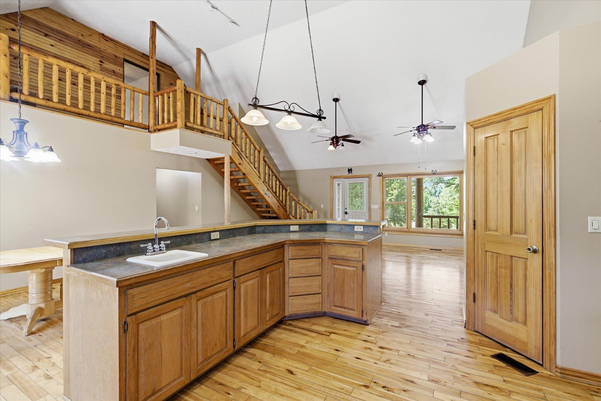 1518 Sandhill Lane Property Photo 9
