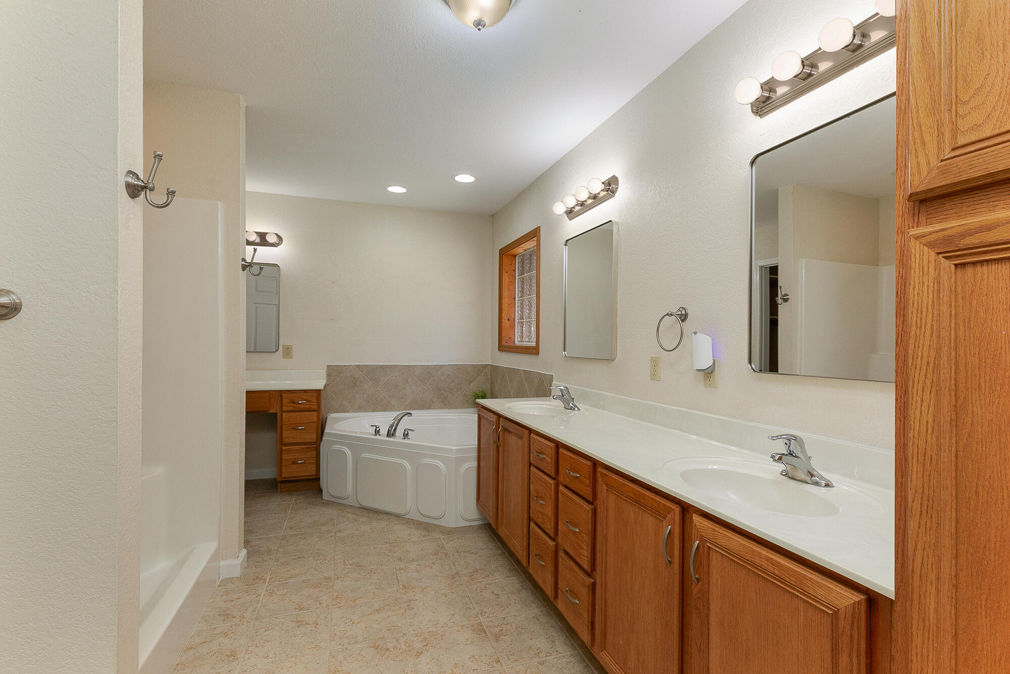 2155 East 535th Road Property Photo 19
