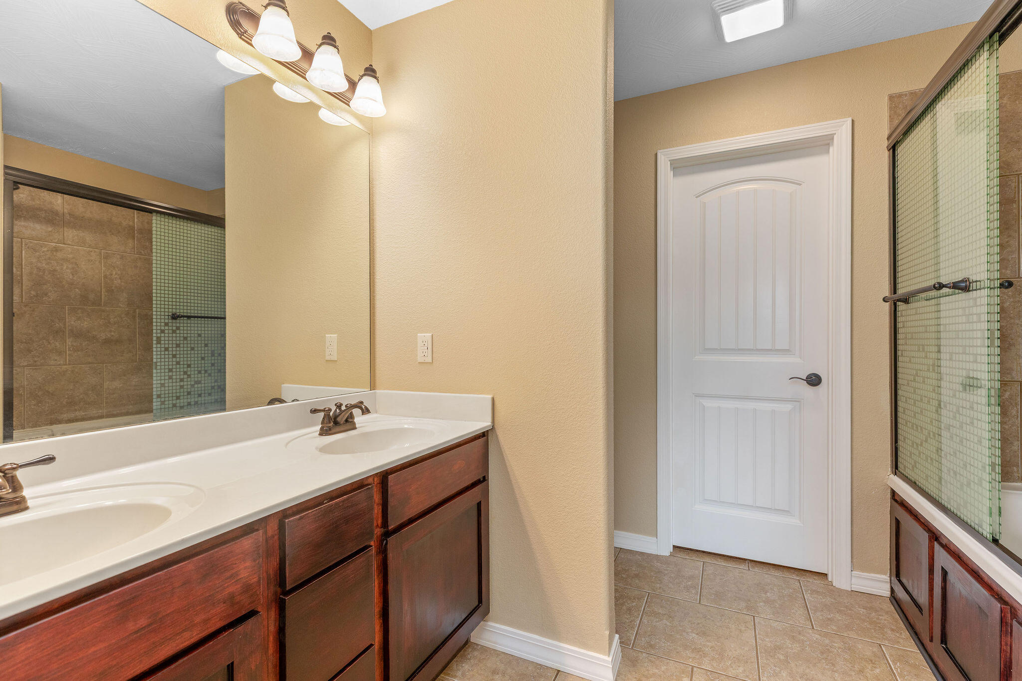 595 Amber Avenue Property Photo 11