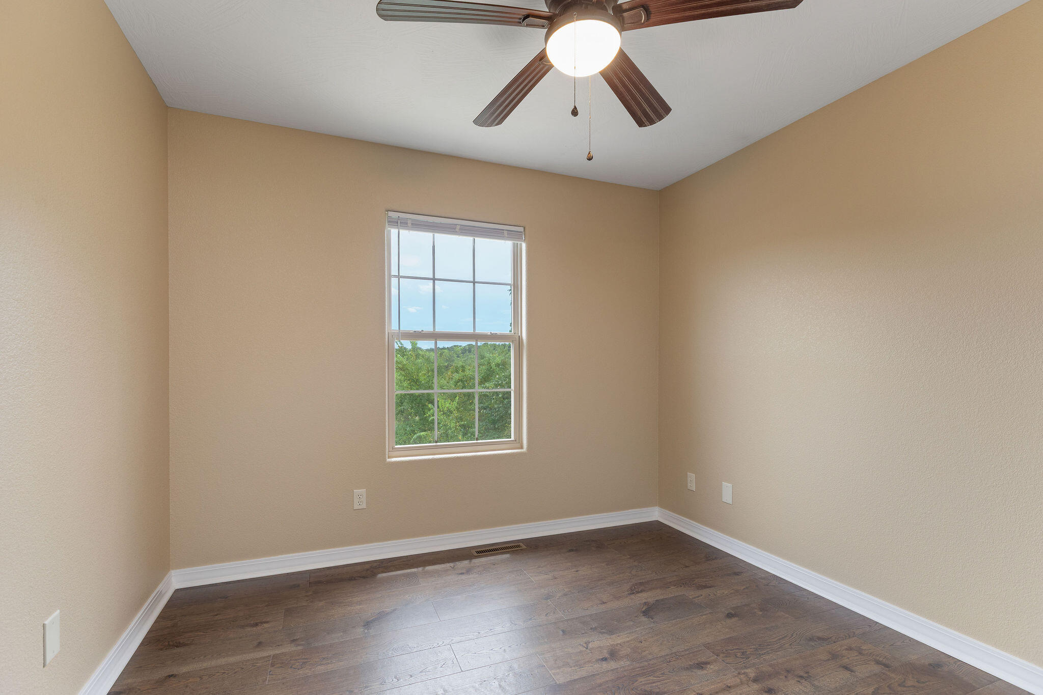 595 Amber Avenue Property Photo 15