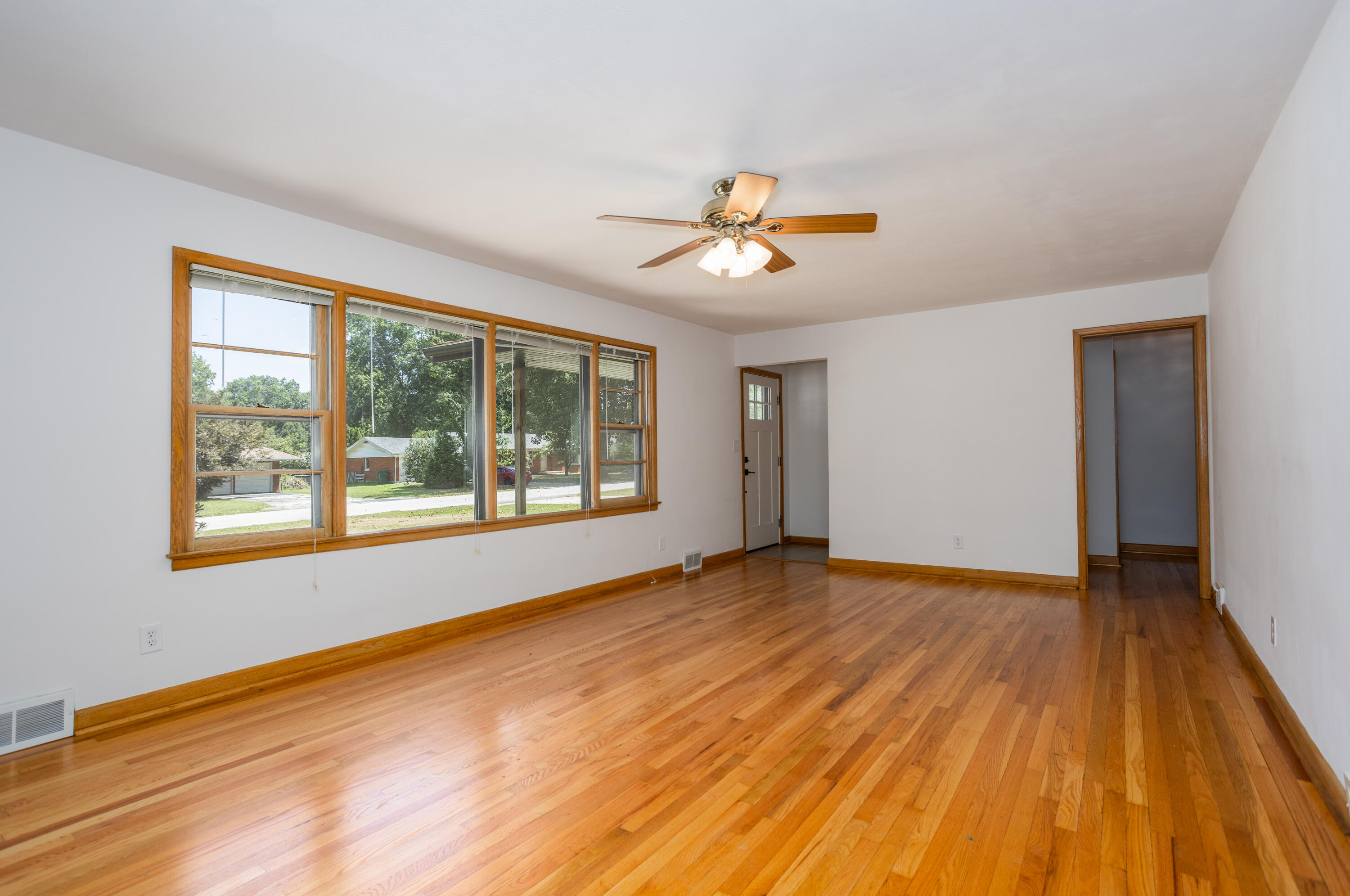 2123 South Prairie Lane Property Photo 10
