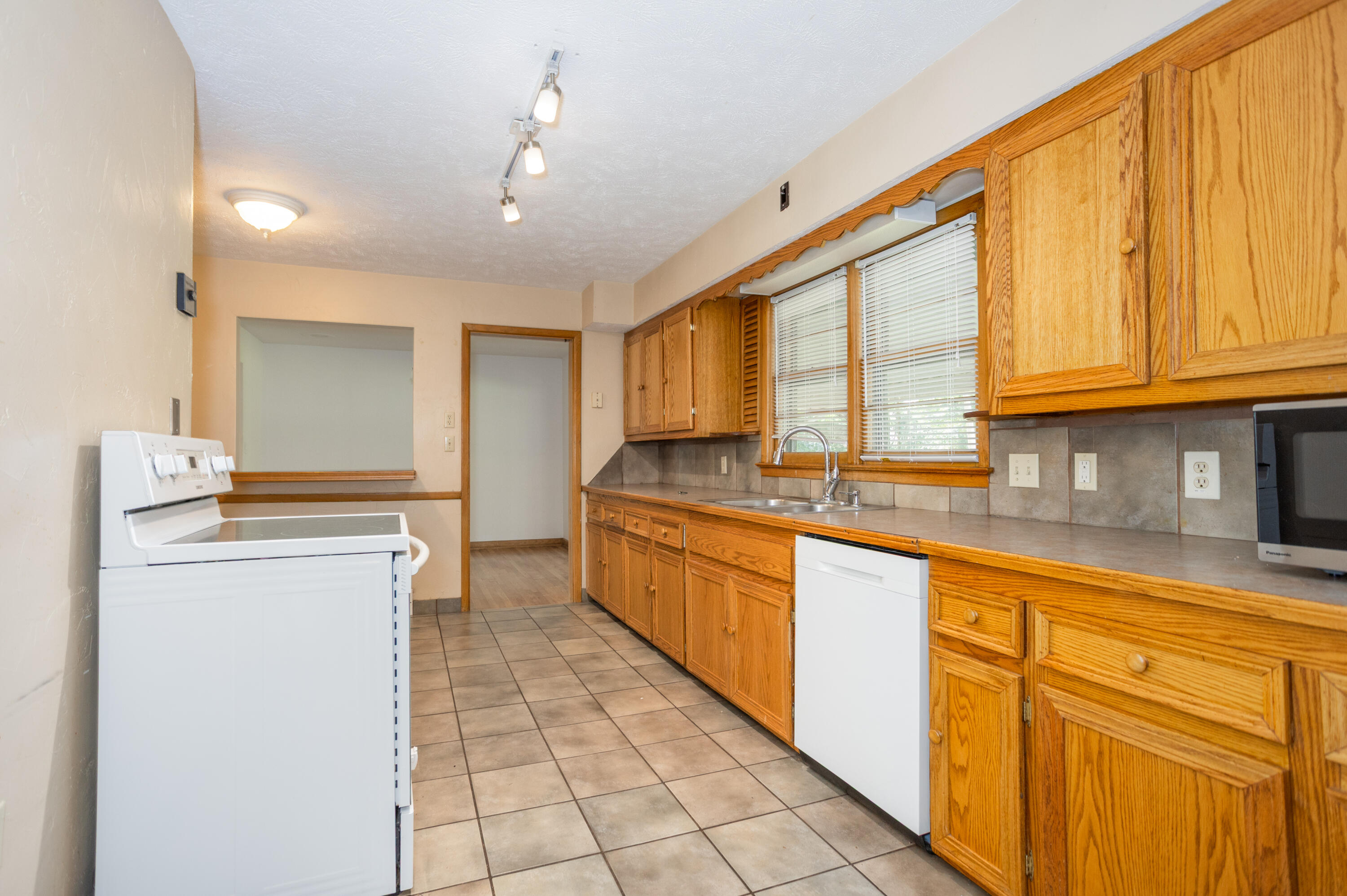 2123 South Prairie Lane Property Photo 13