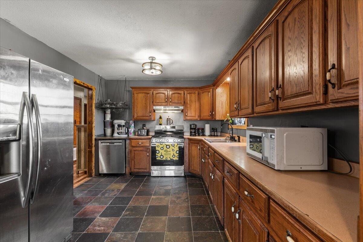 571 Cardin Road Property Photo 8