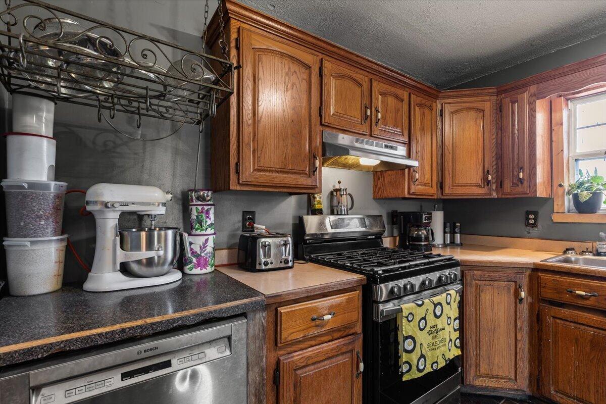 571 Cardin Road Property Photo 11