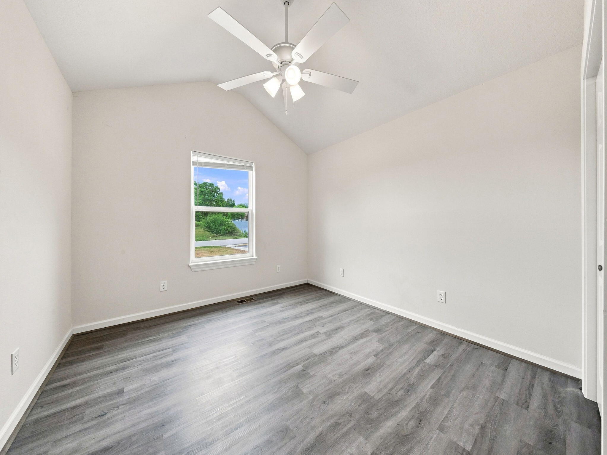 1295 Morningside Falls Boulevard Property Photo 29