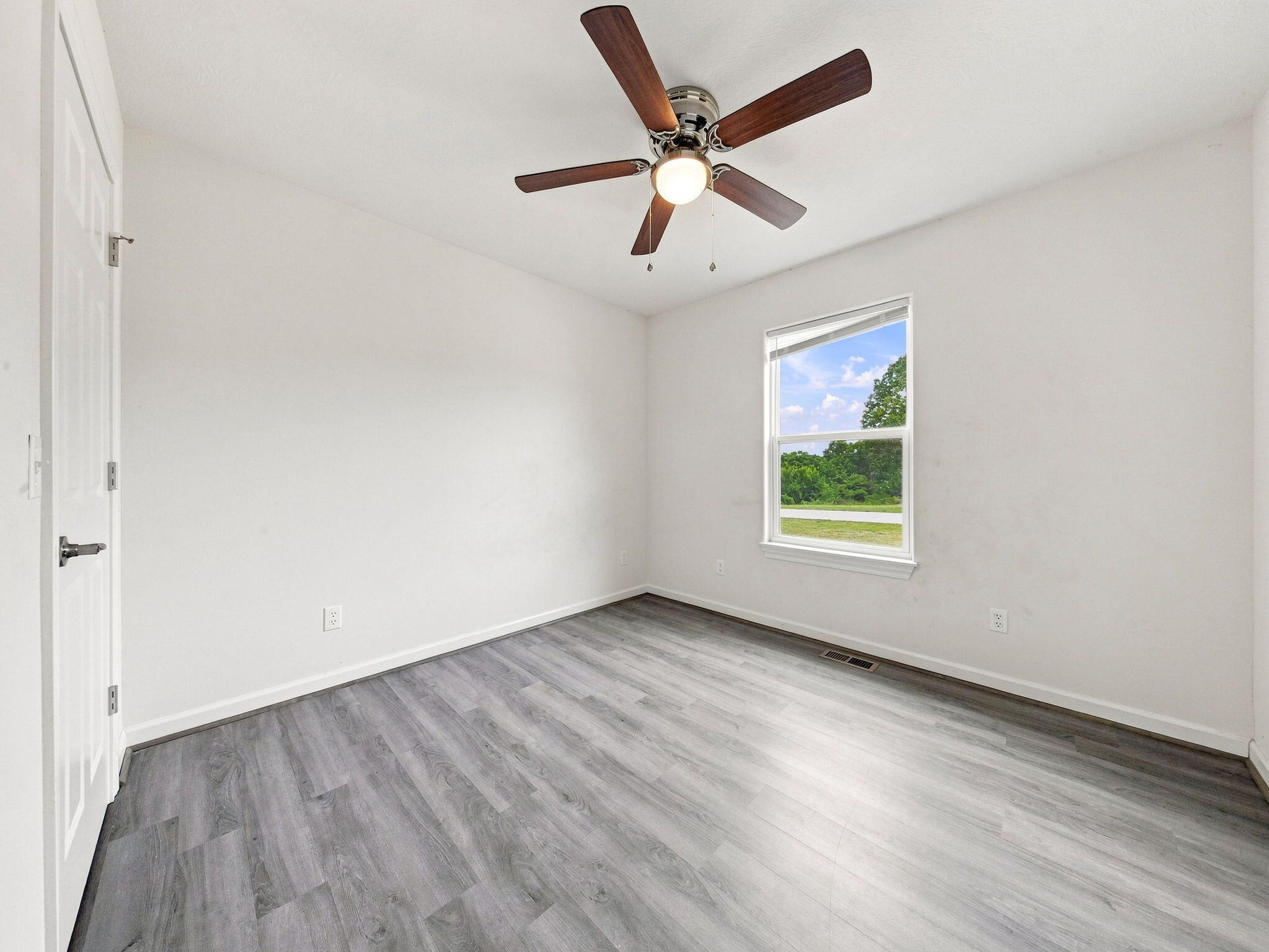 1295 Morningside Falls Boulevard Property Photo 32