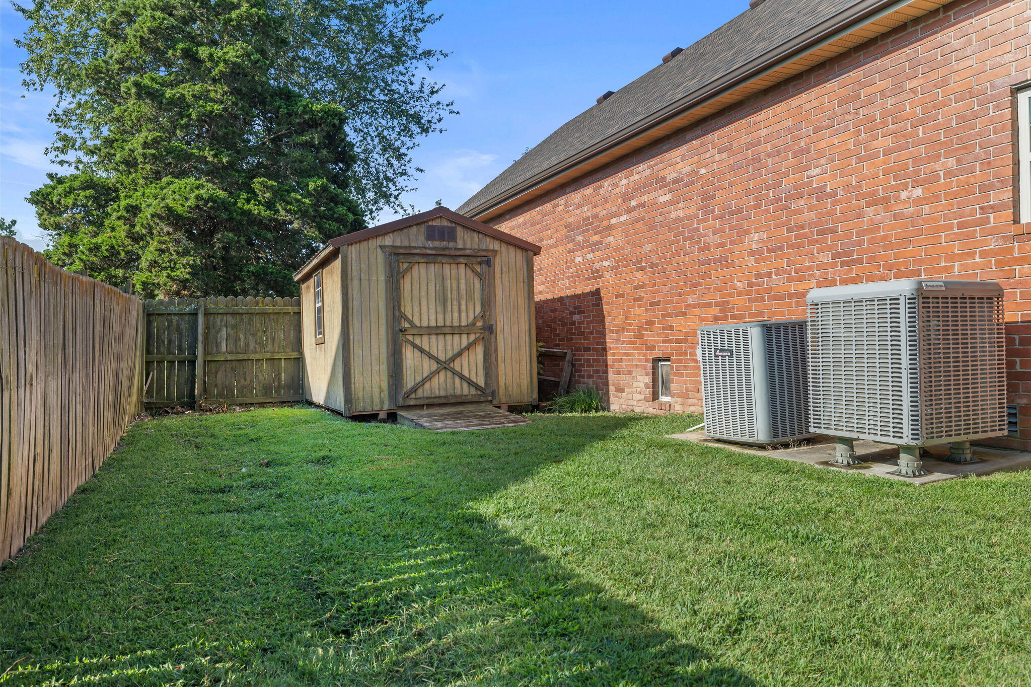 253 East Grace Street Property Photo 43
