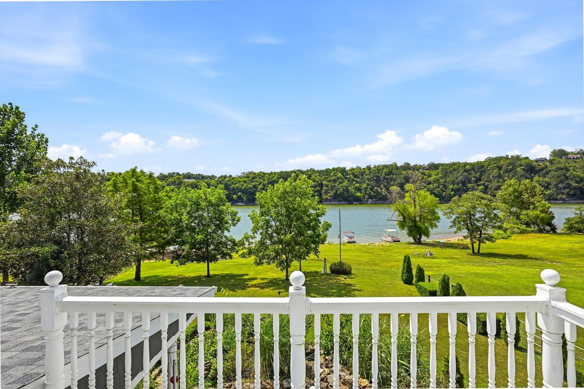3312 Long Bend Road Property Photo 2