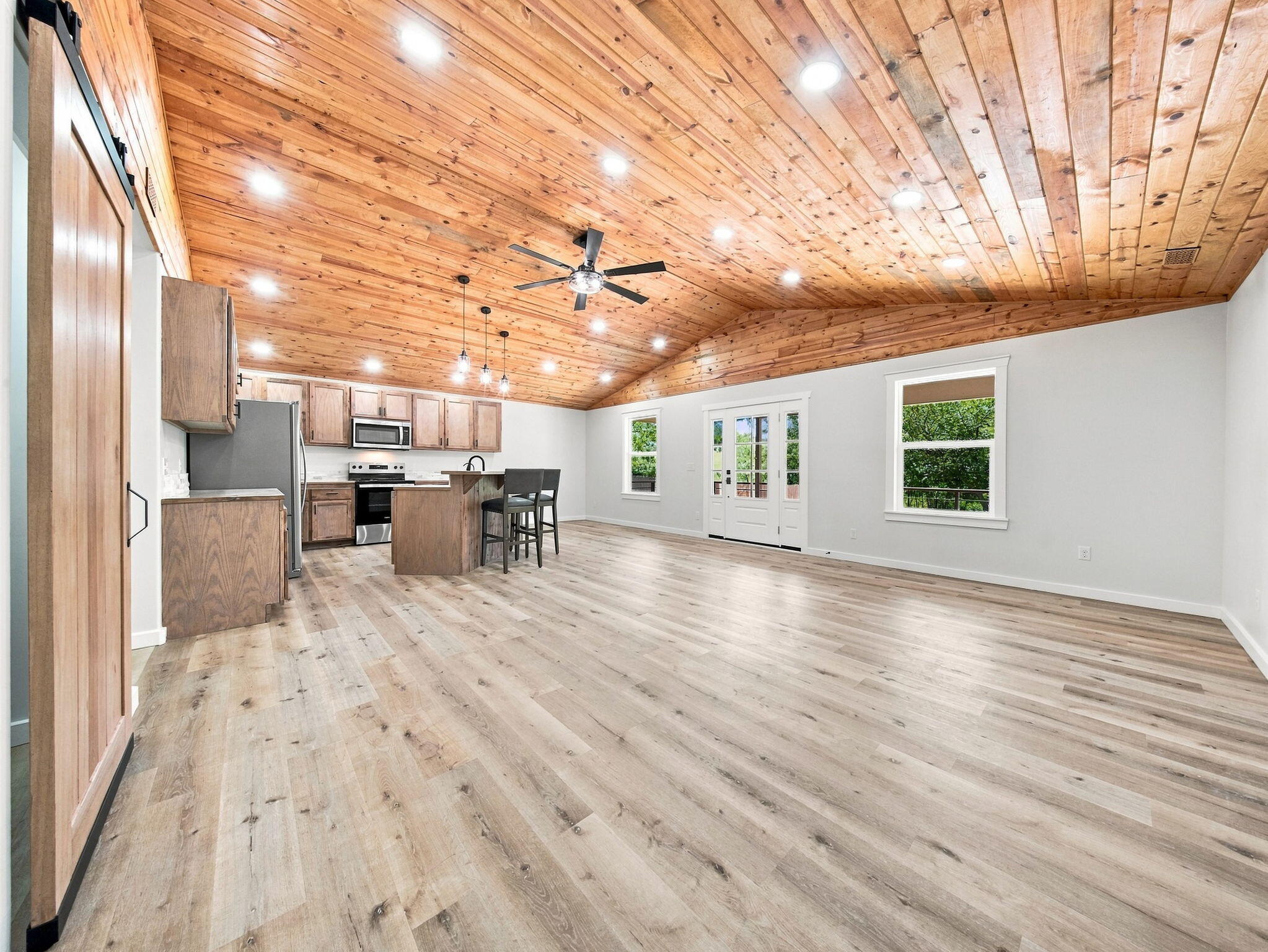 964 Joann Street Property Photo 8