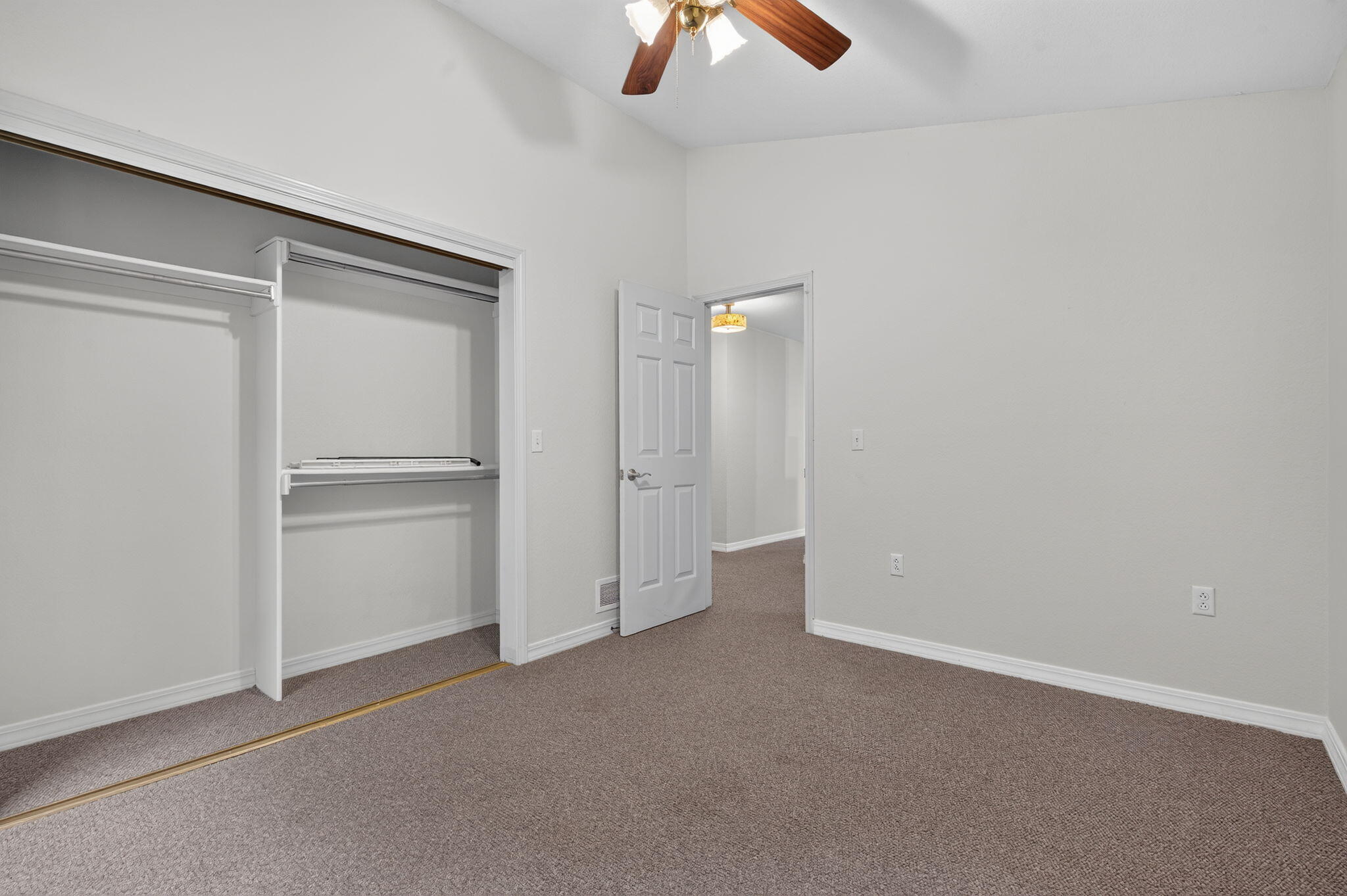 7811 Cozy Cove Road 2-11 Property Photo 15
