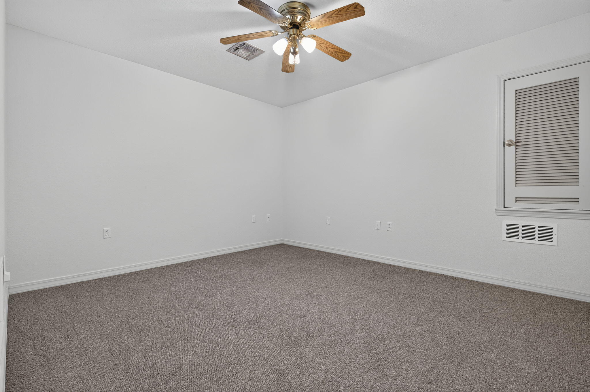 7811 Cozy Cove Road 2-11 Property Photo 19