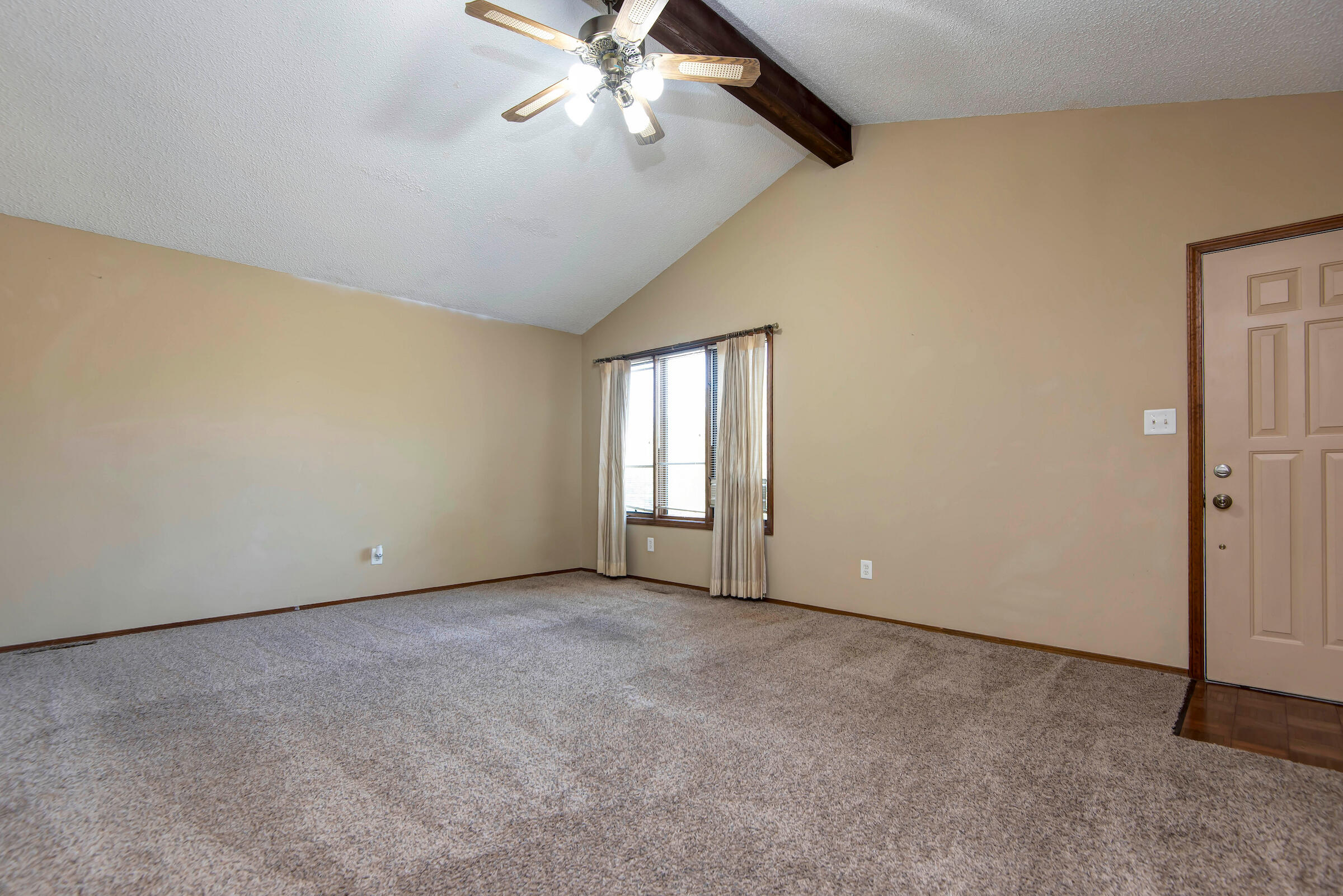 2644 North Marion Avenue Property Photo 5