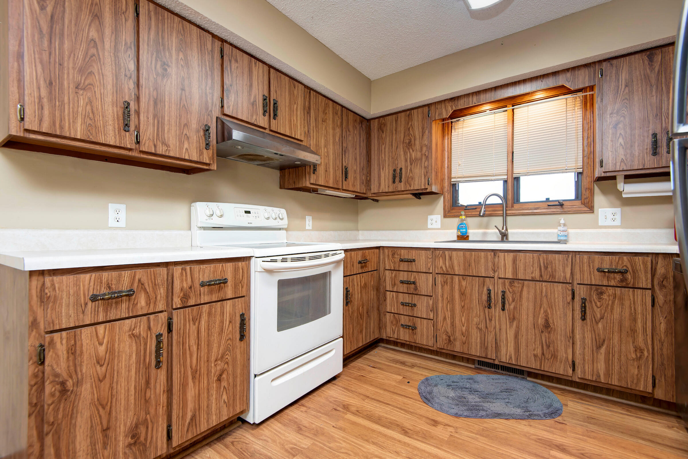 2644 North Marion Avenue Property Photo 8