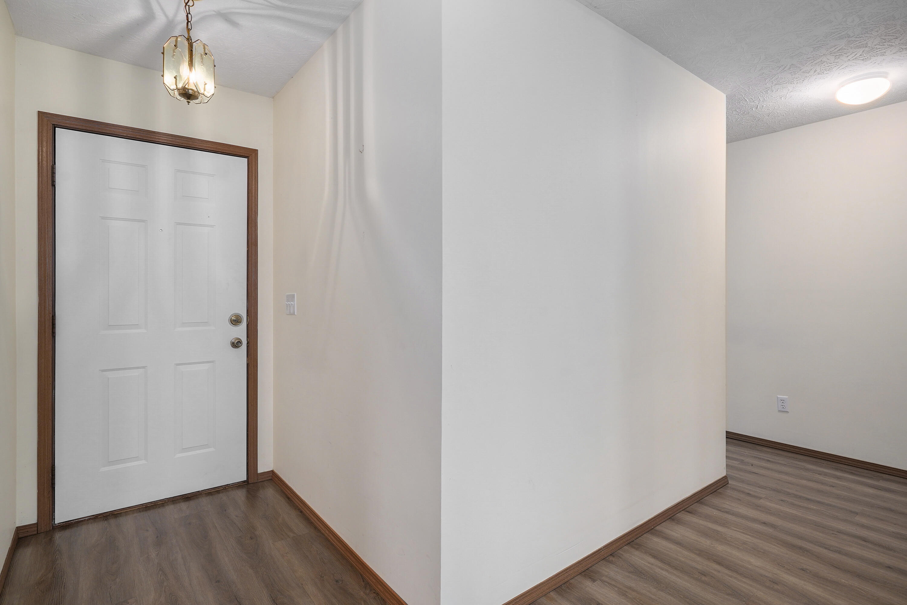 515 West Edgewood Street Property Photo 5