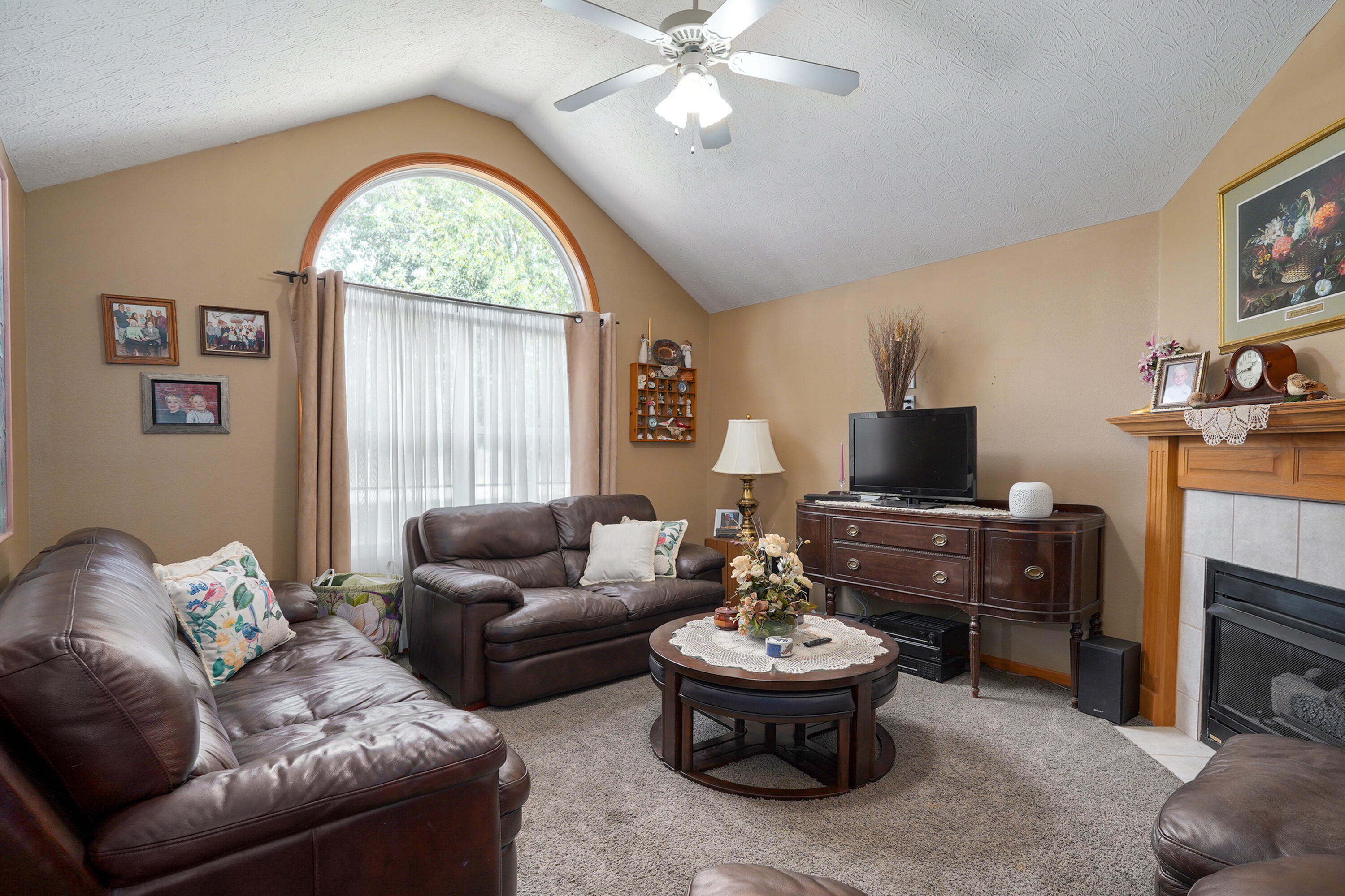 129 Deer Run Property Photo 4