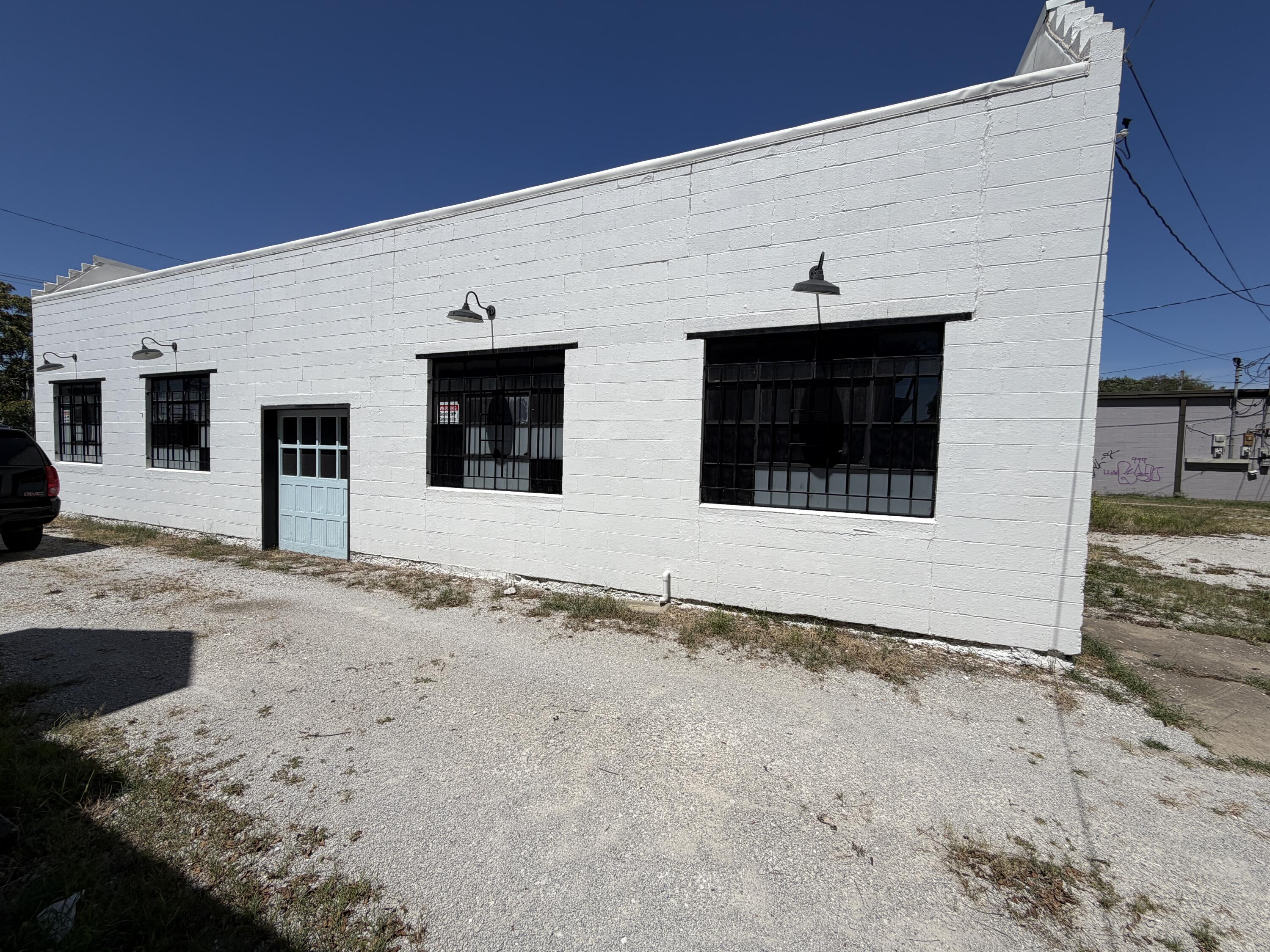 1908 North National Avenue Property Photo 5