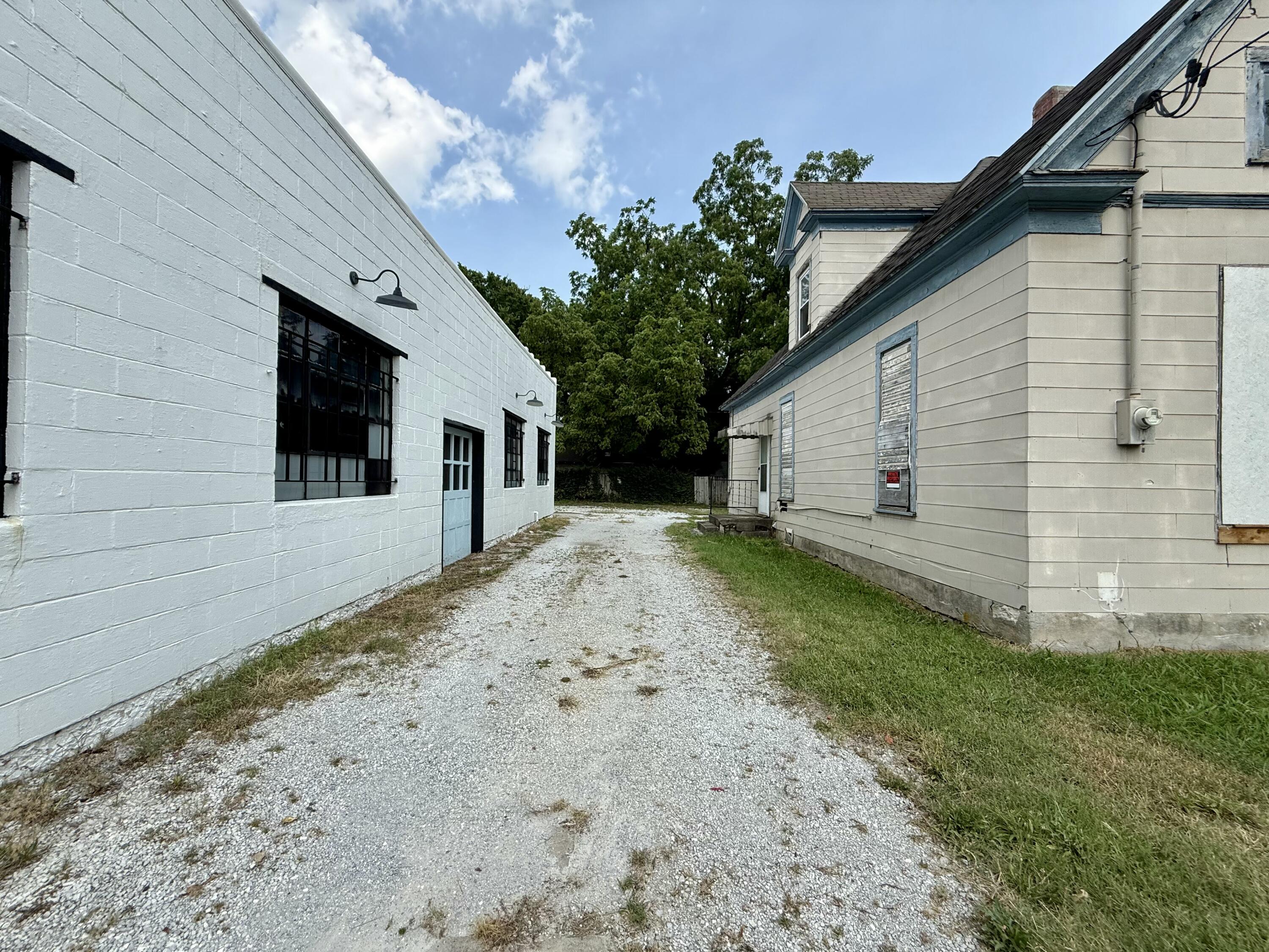 1908 North National Avenue Property Photo 25