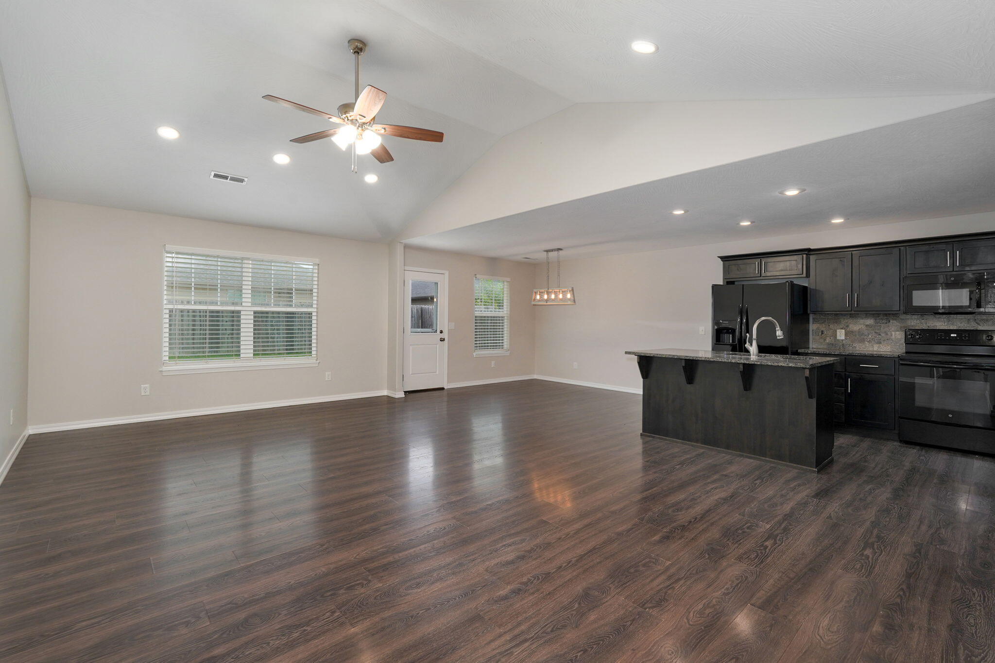 5627 West Pecan Street Property Photo 6