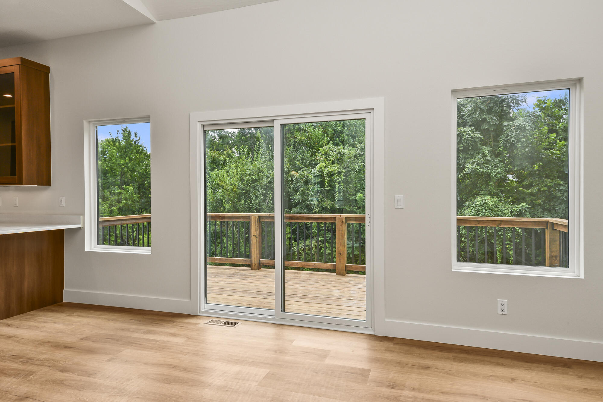 606 East Oak Leaf Court Property Photo 7