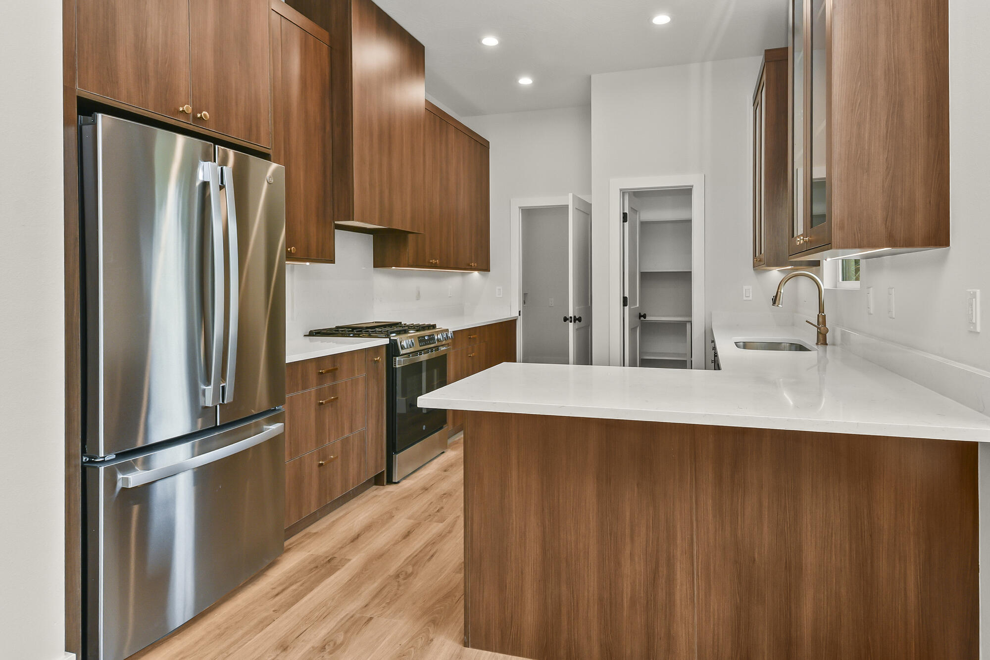 606 East Oak Leaf Court Property Photo 11