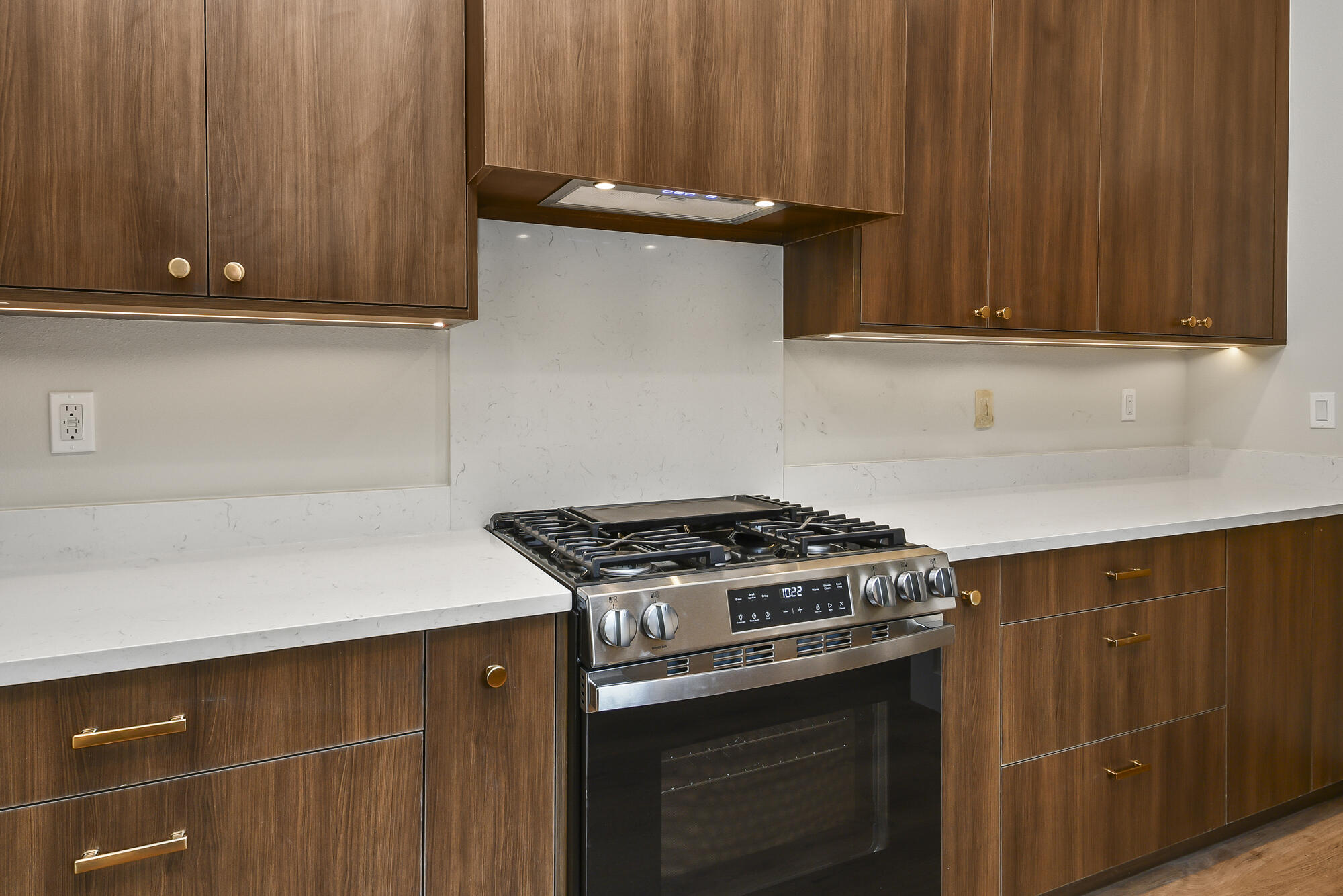 606 East Oak Leaf Court Property Photo 14