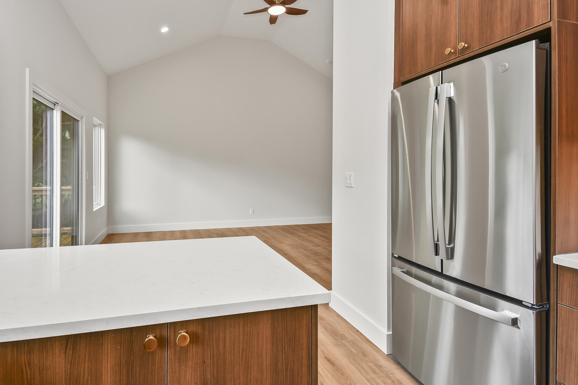 606 East Oak Leaf Court Property Photo 15