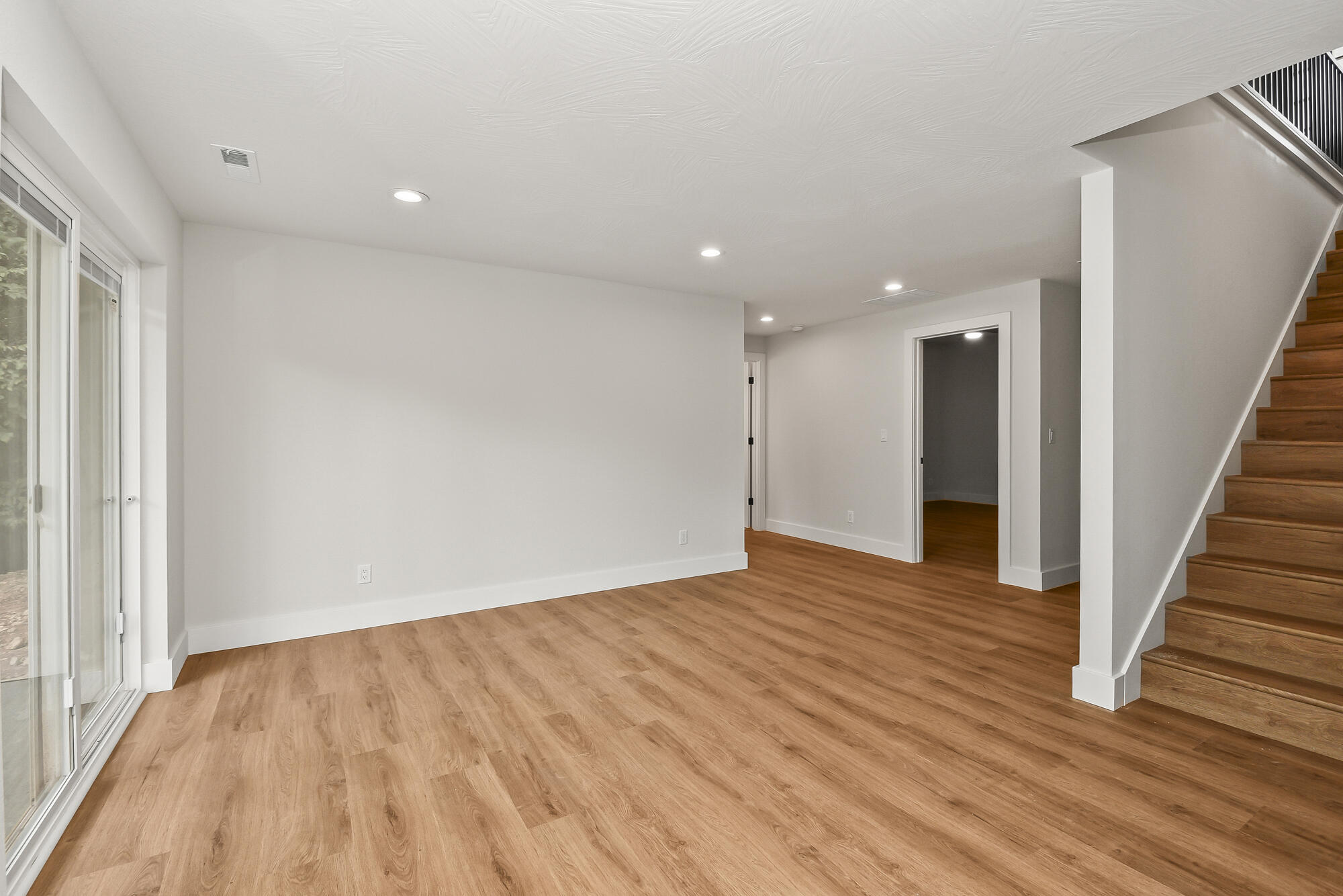 606 East Oak Leaf Court Property Photo 29