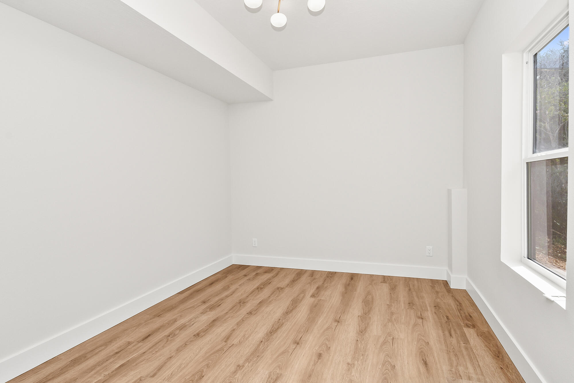 606 East Oak Leaf Court Property Photo 32