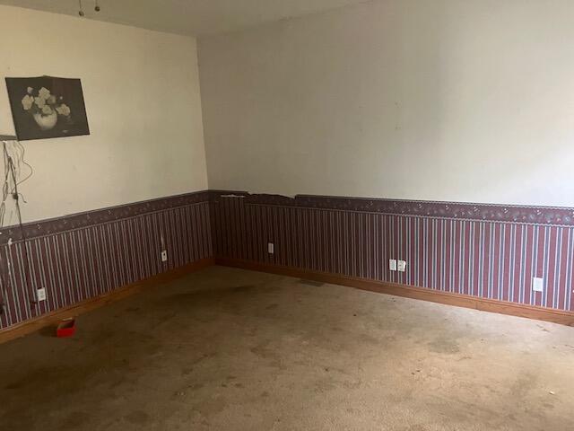 111 West Walnut Street Property Photo 7