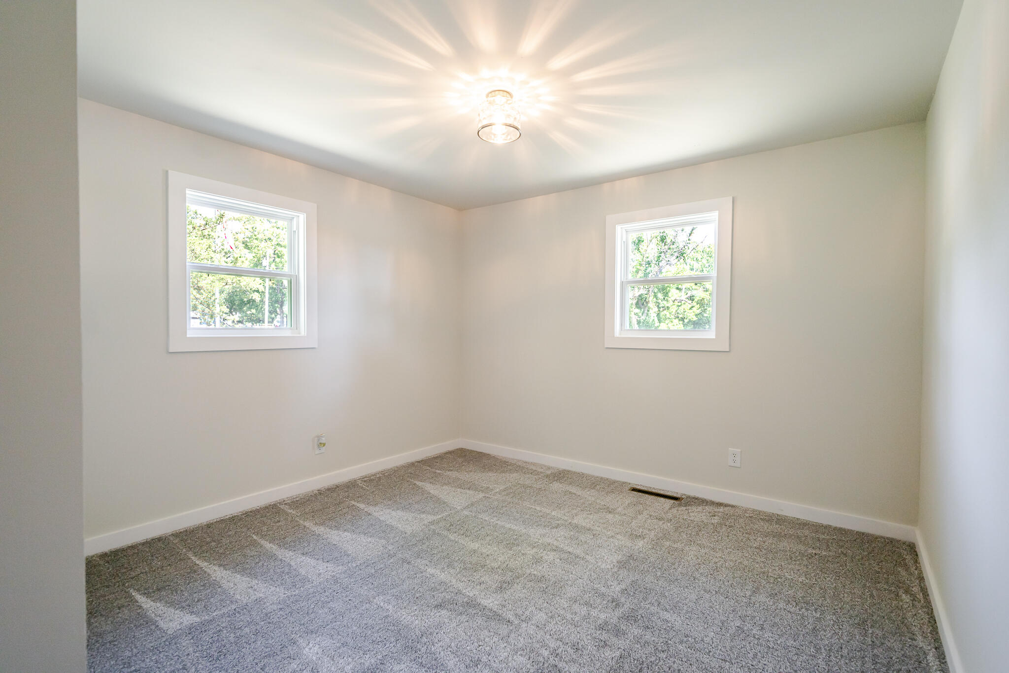 301 North Olive Street Property Photo 18