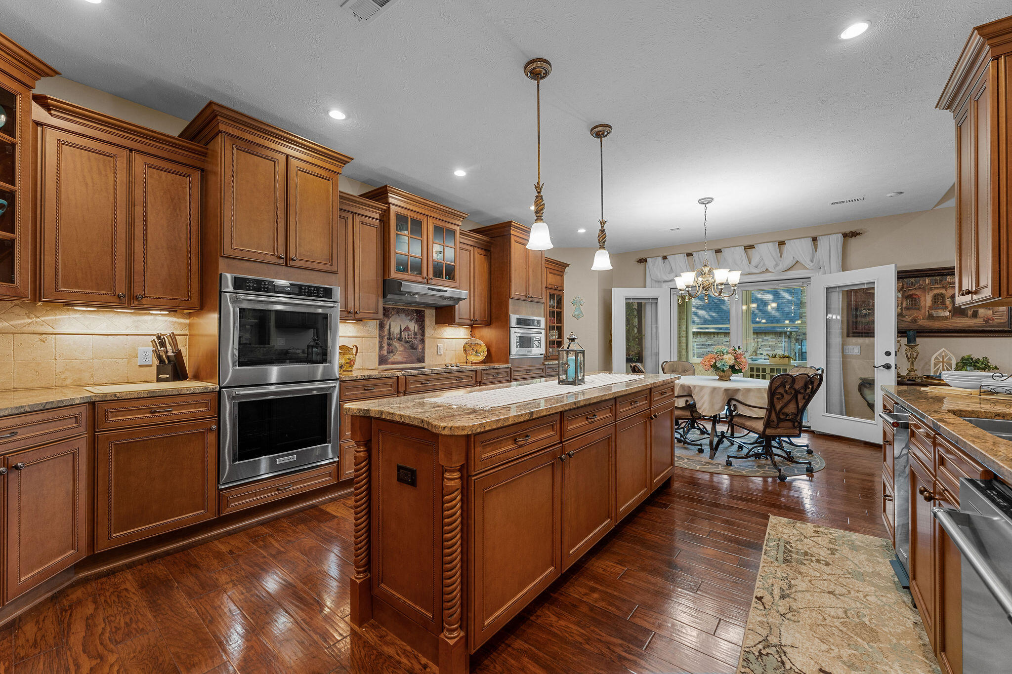 400 Loganberry Road Property Photo 10