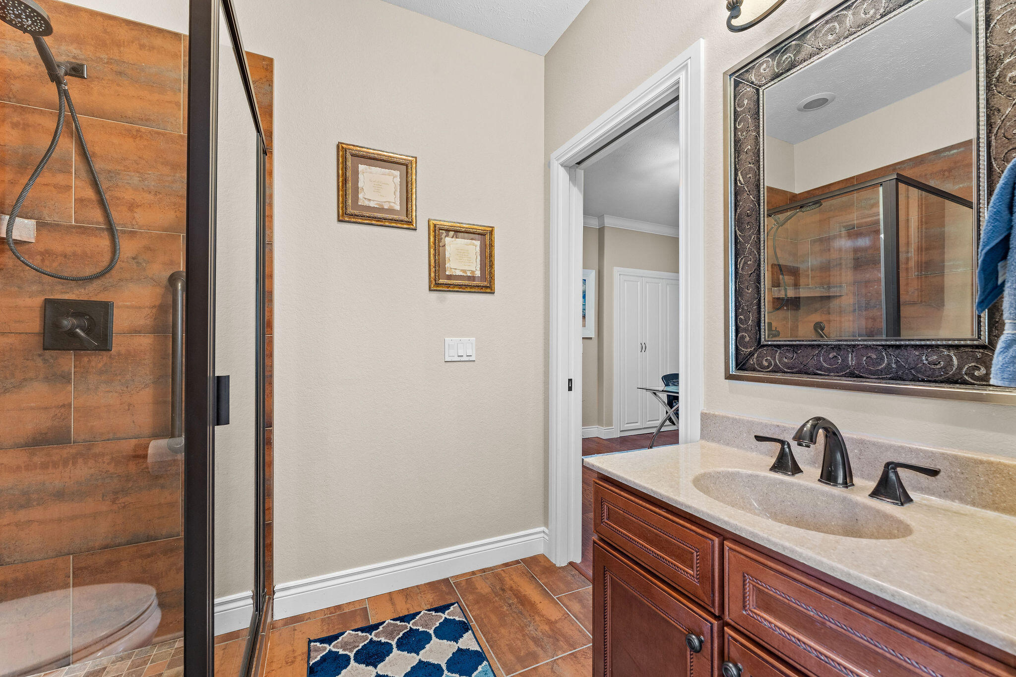 400 Loganberry Road Property Photo 32