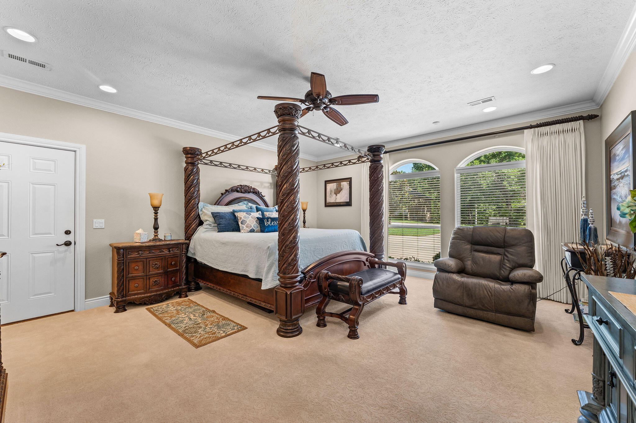 400 Loganberry Road Property Photo 33
